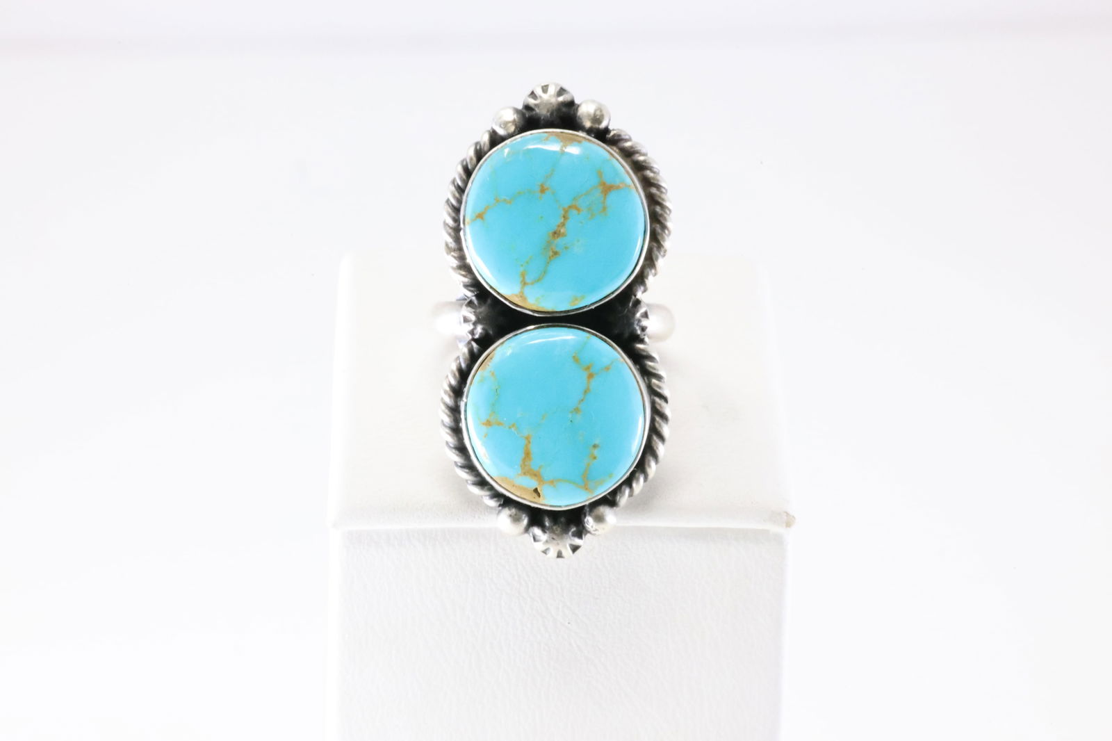 Native America Navajo Sterling Silver Turquoise Ring By Eugene Belone.: This is a Native America Navajo Sterling Silver Turquoise Ring By Eugene Belone. Stamp Eugene Belone. Ring Size: 8.00.