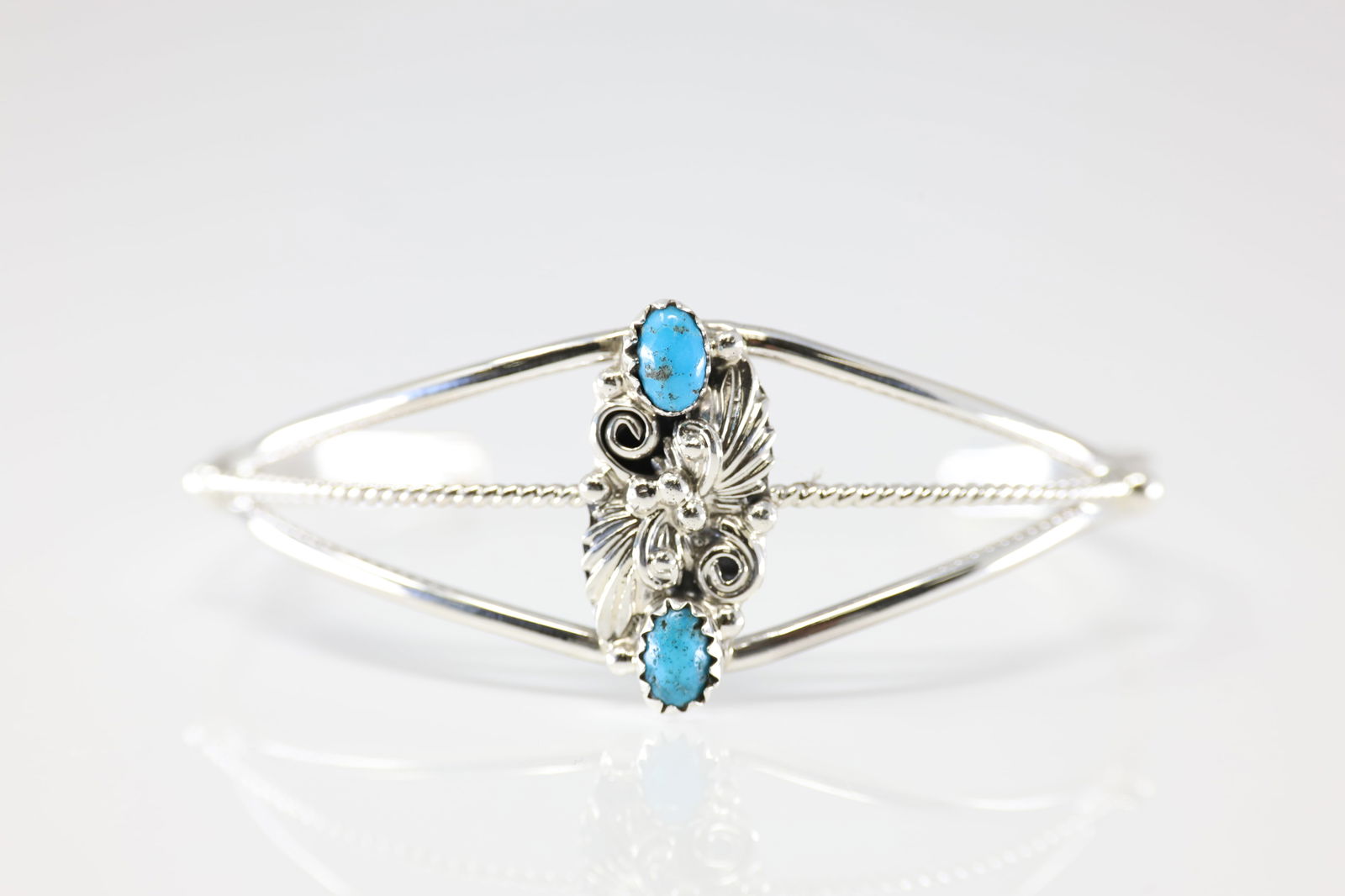 America Sterling Silver Turquoise Bracelet Cuff. (1 of 4)