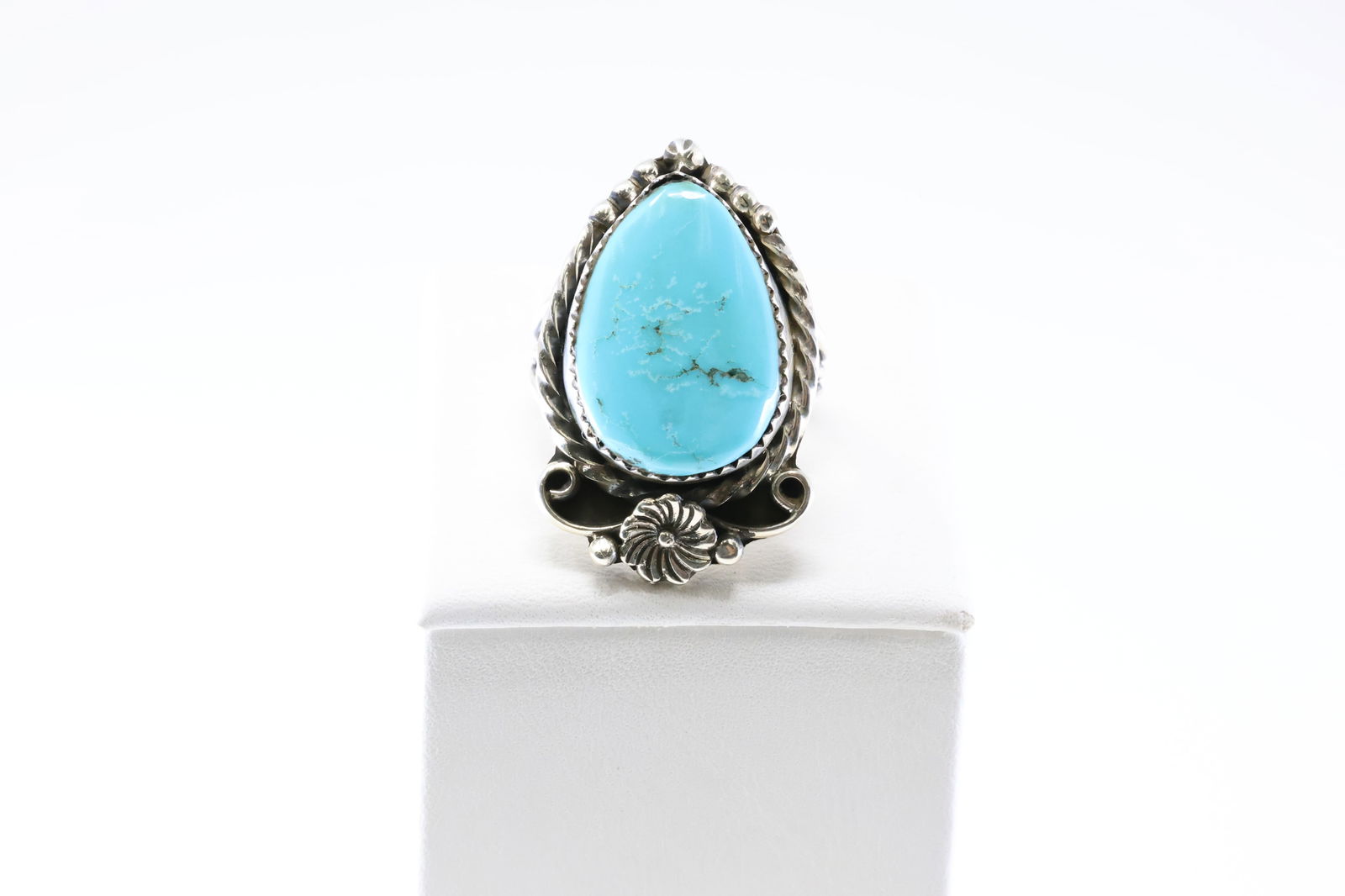 Native America Navajo Sterling Silver Turquoise Ring By D.: This is a Native America Navajo Sterling Silver Turquoise Ring By D. Stamp D. Ring Size: 7.00.