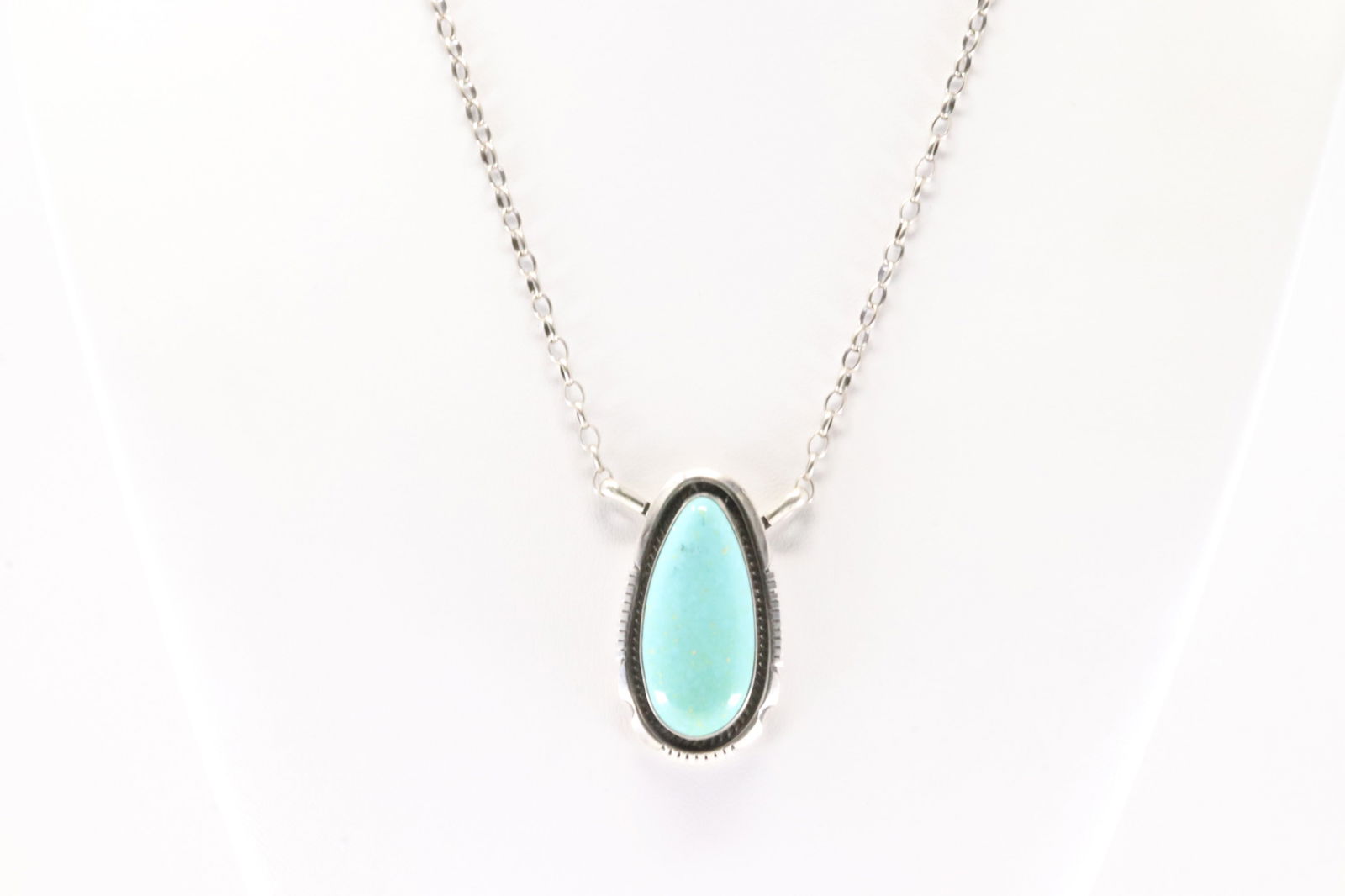 Native America Navajo Sterling Silver Kingman Turquoise Necklace By Alfred Martinez. (1 of 4)