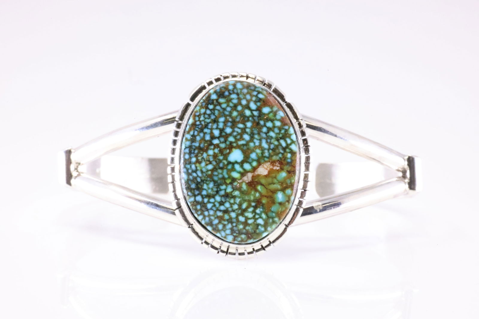 Native America Navajo Sterling Silver Kingman Turquoise Bracelet Cuff By S.E.: This is a Native America Navajo Sterling Silver Kingman Turquoise Bracelet Cuff By S.E. Stamp SE.