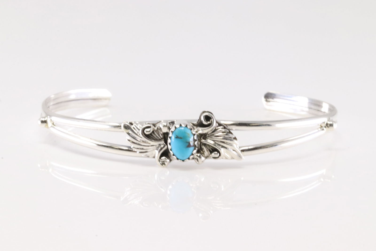 America Sterling Silver Turquoise Bracelet Cuff.: This is a America Sterling Silver Turquoise Bracelet Cuff.