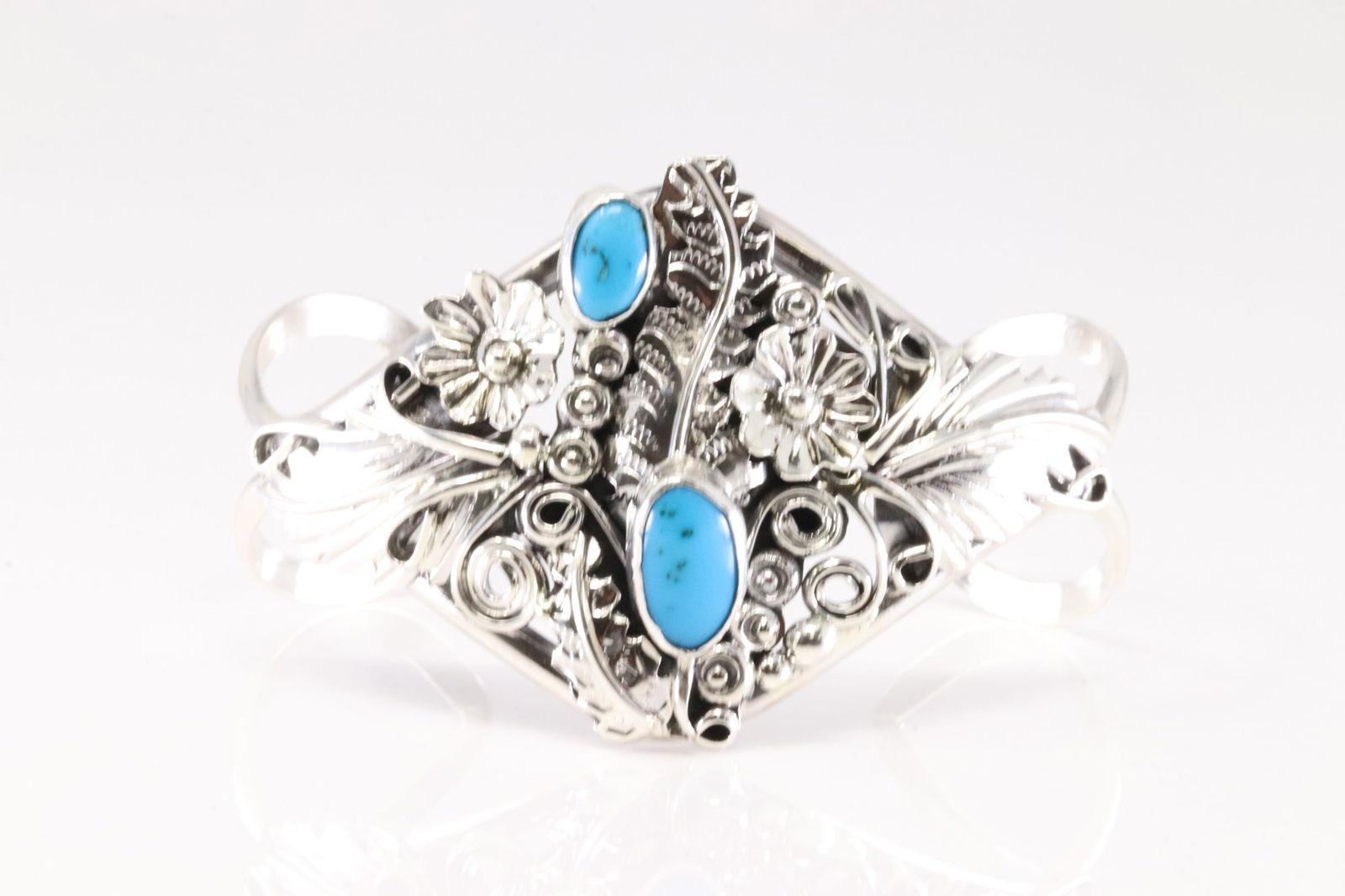 Native America Navajo Sterling Silver Turquoise Bracelet Cuff By H.B.Y.: This is a Native America Navajo Sterling Silver Turquoise Bracelet Cuff By H.B.Y.