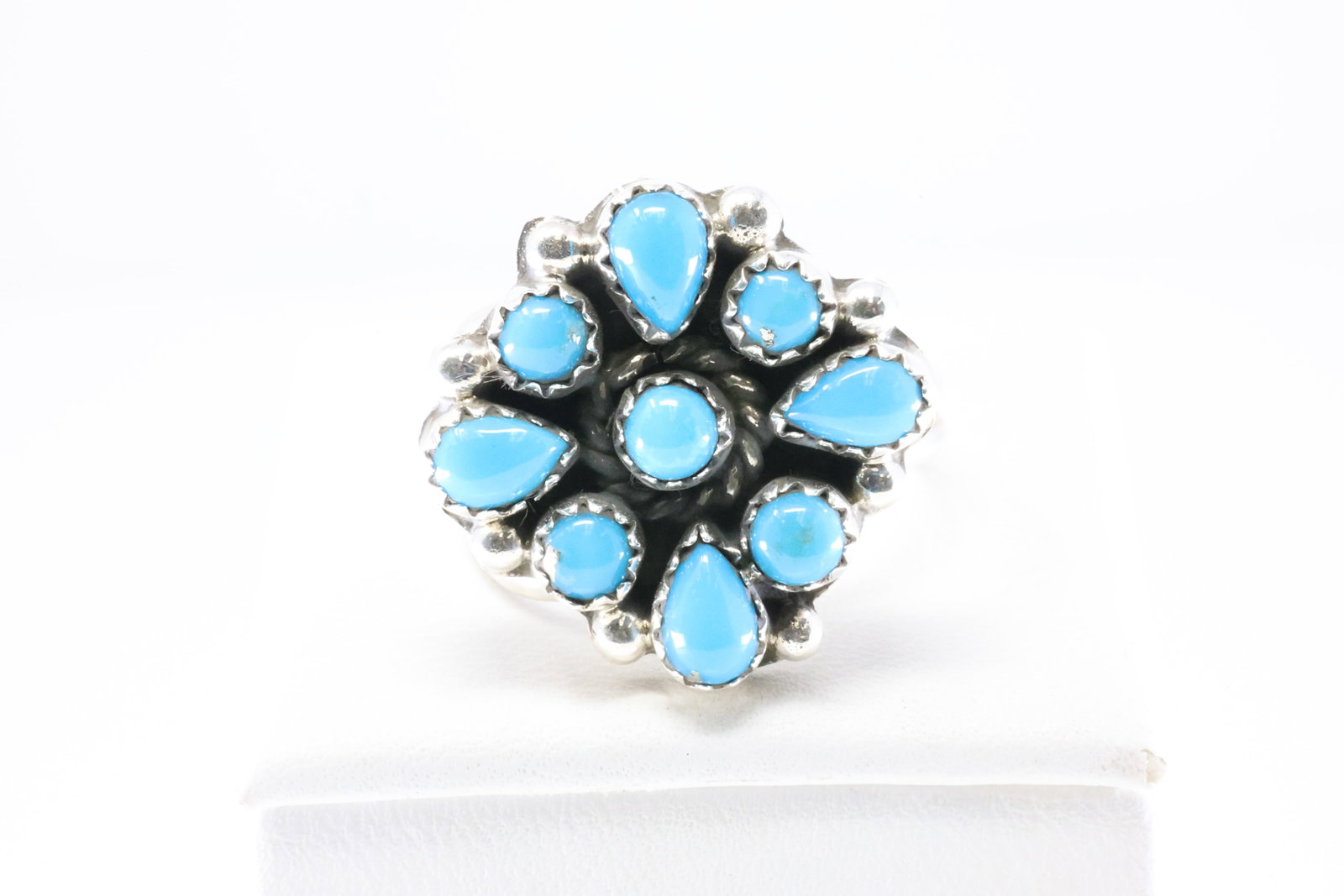 America Sterling Silver Turquoise Ring.: This is a America Sterling Silver Turquoise Ring. Ring Size: 10.00.