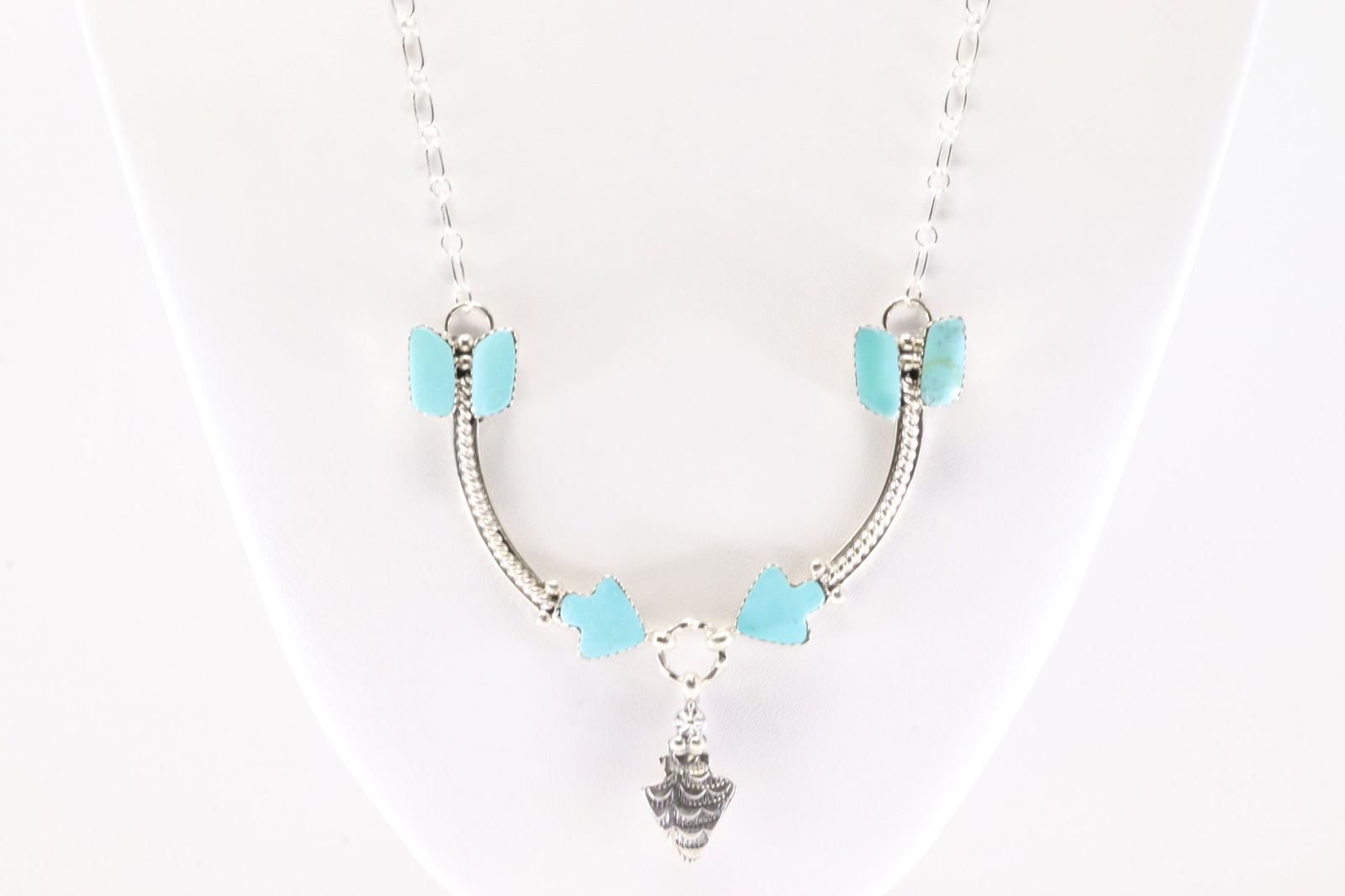 Native America Navajo Sterling Silver Turquoise Arrow Necklace By Phyllis A Smith.: This is a Native America Navajo Sterling Silver Turquoise Arrow Necklace By Phyllis A Smith. Neckalce length: 18.00"