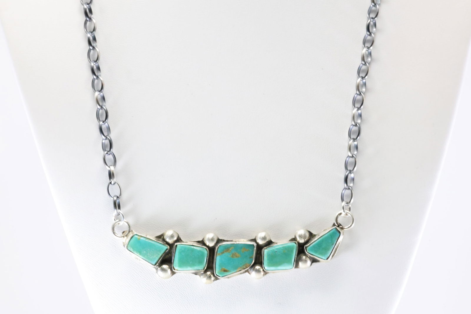 Native America Navajo Sterling Silver Kingman Turquoise Necklace By Jude Candelaria.: This is a Native America Navajo Sterling Silver Kingman Turquoise Necklace By Jude Candelaria. Stamp Jude Candelaria. Necklace Length: 18.00.