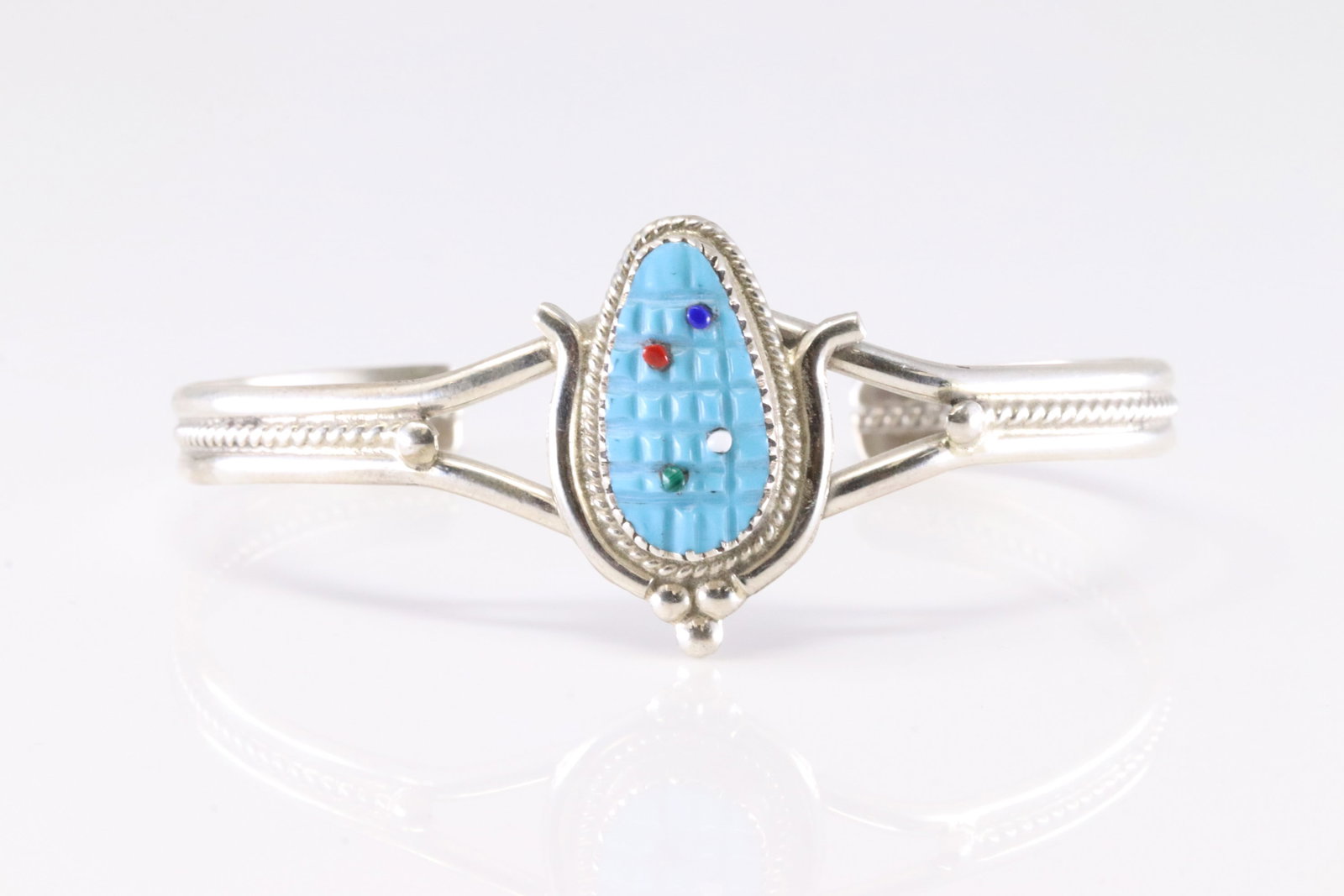 Native America Zuni Sterling Silver Multi-Color Corn Bracelet Cuff By Beverly Etsate.: This is a Native America Zuni Sterling Silver Multi-Color Corn Bracelet Cuff By Beverly Etsate.