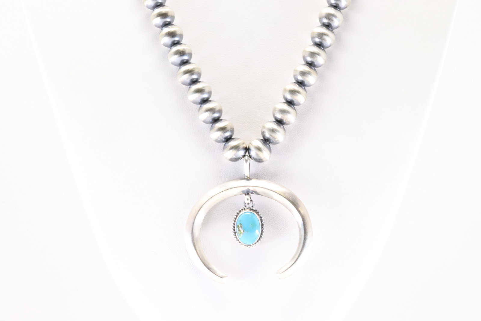 Native America Navajo Sterling Silver Turquoise Naja Necklace By Eugene Gruber.: This is a Native America Navajo Sterling Silver Turquoise Naja Necklace By Eugene Gruber. Necklace length: 18.00"