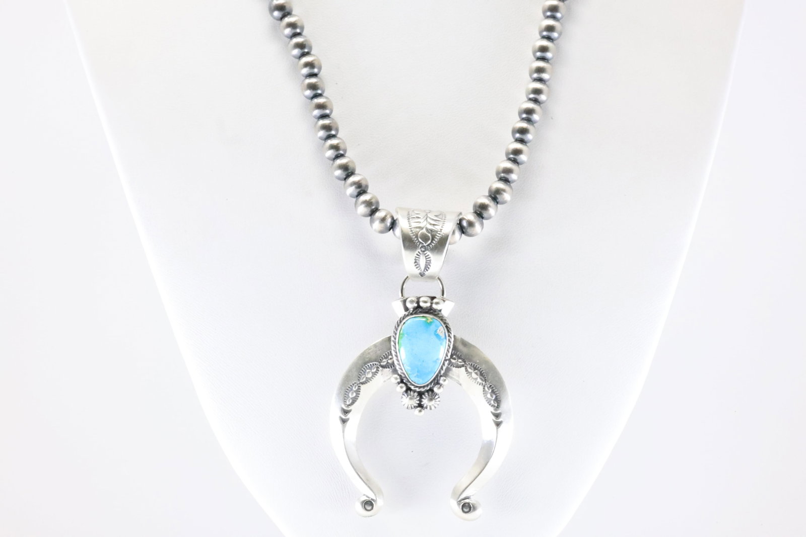 Native America Navajo Sterling Silver Sonora Gold Turquoise Naja Necklace By Samuel Yellowhair.: This is a Native America Navajo Sterling Silver Sonora Gold Turquoise Naja Necklace By Samuel Yellowhair. Necklace length: 18.00"