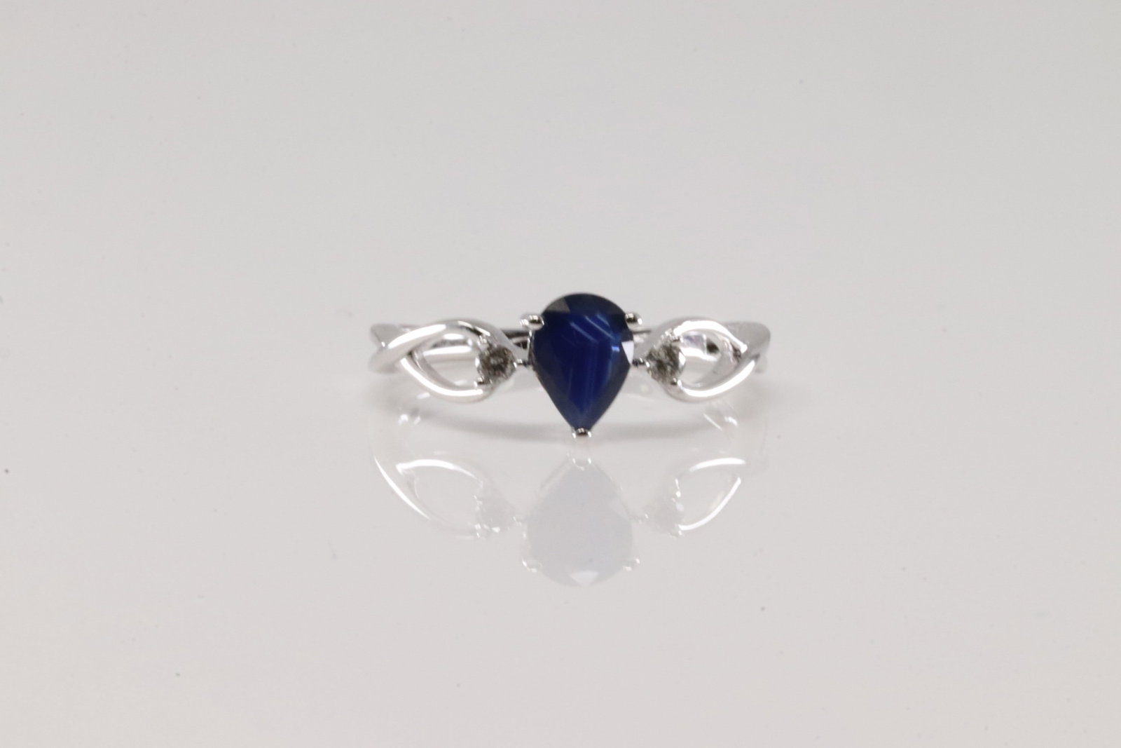 Sapphire & Diamond Ring 10Kt. (1 of 3)