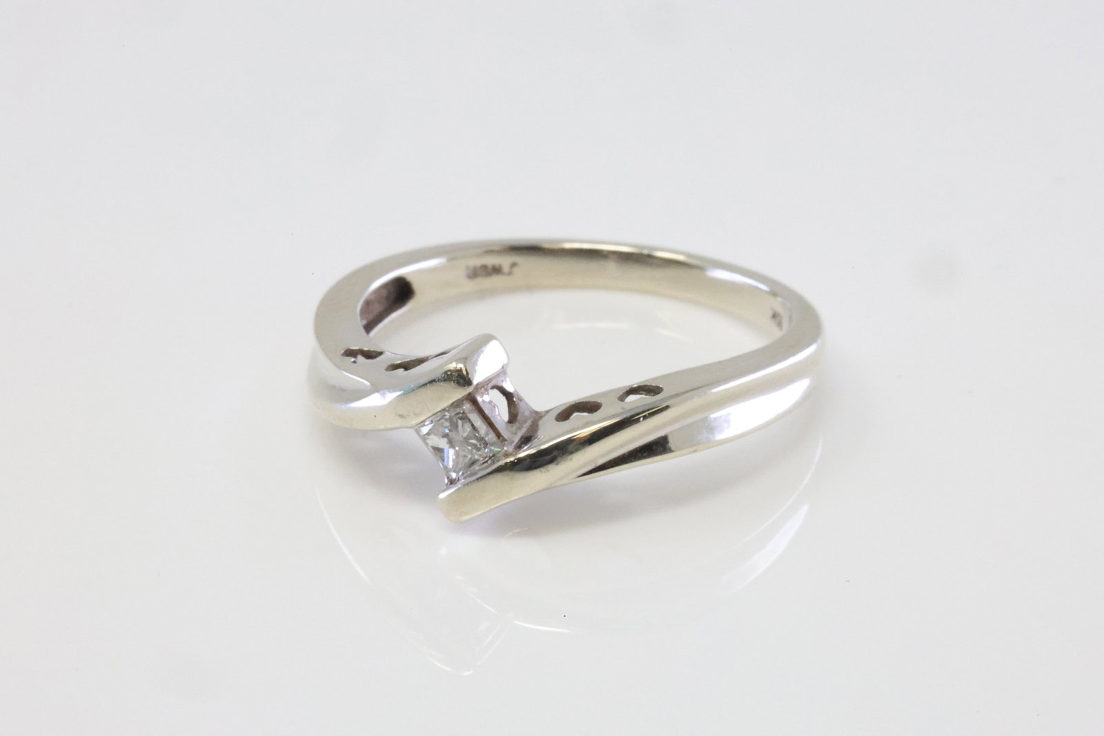 Diamond Ring 10Kt. - 2