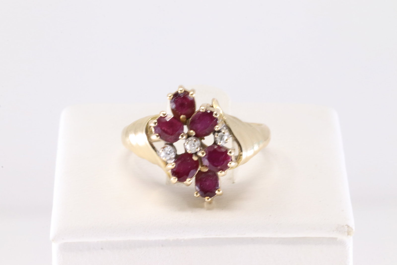 Ruby & Diamond Ring 14Kt. (1 of 4)
