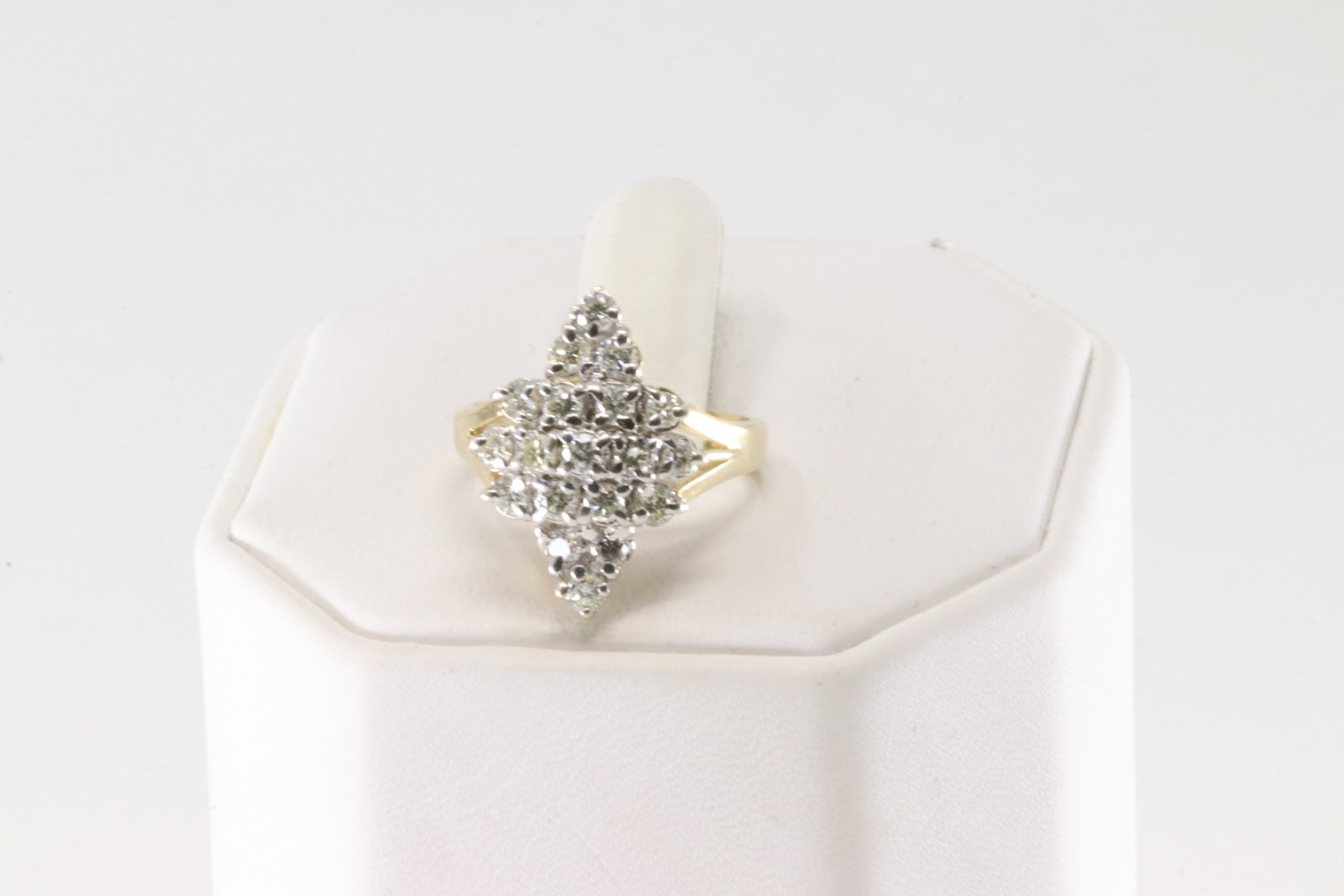 Elegant Diamond Ring 14Kt.: Ladies 14Kt Yellow Gold Elegant Diamond Ring. This elegant ring has 19 round brilliants diamonds. Diamonds weight approx: 0.55 ctw Ring size: 6.50. Total weight: 5.00 Grams.