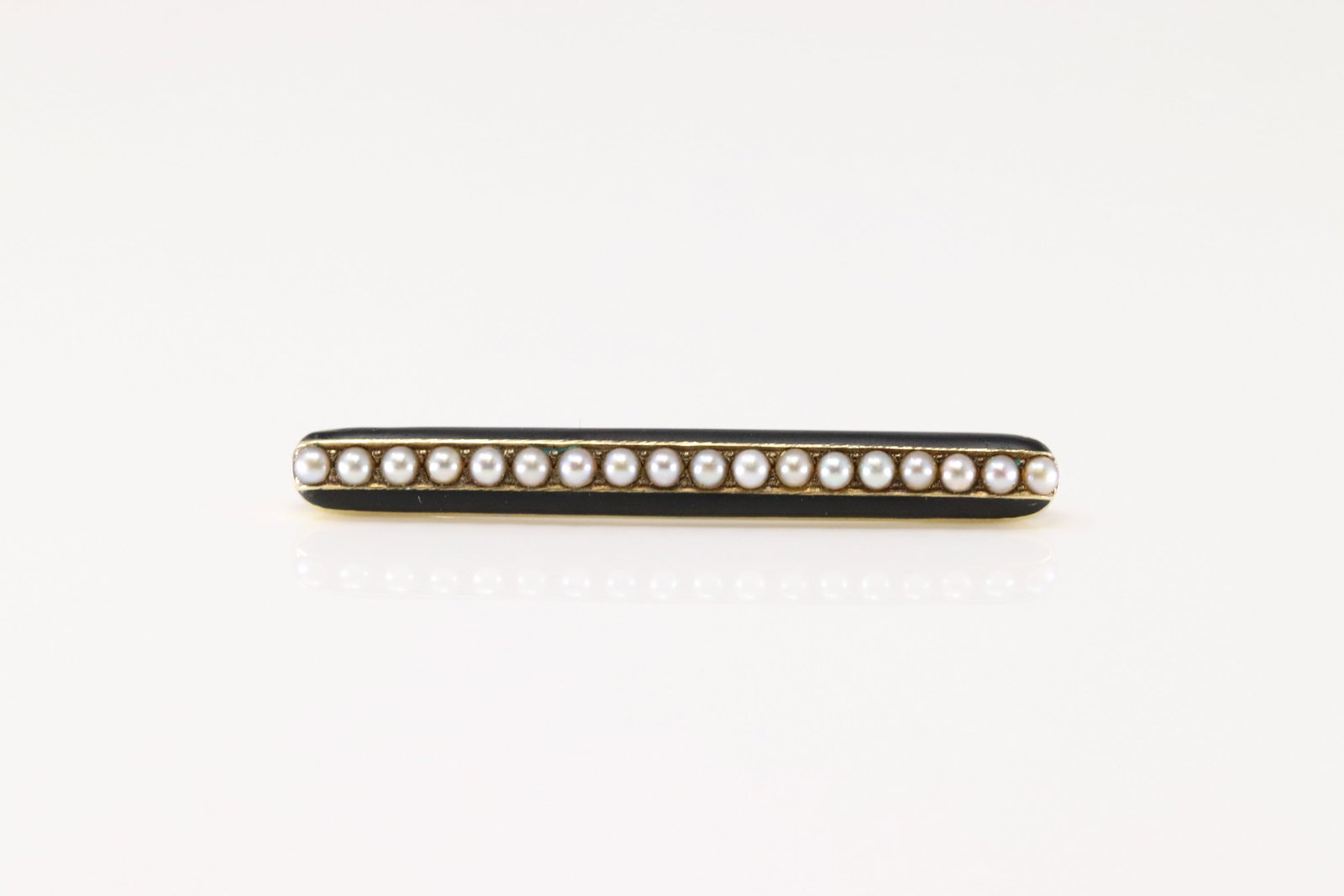 Black Onyx / Pearl Brooch Pin 14Kt. (1 of 3)