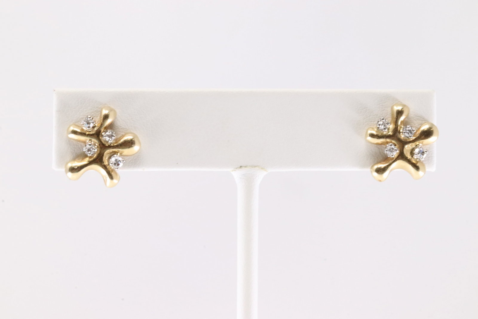 Elegant Diamond Stud Earring 14Kt. (1 of 3)