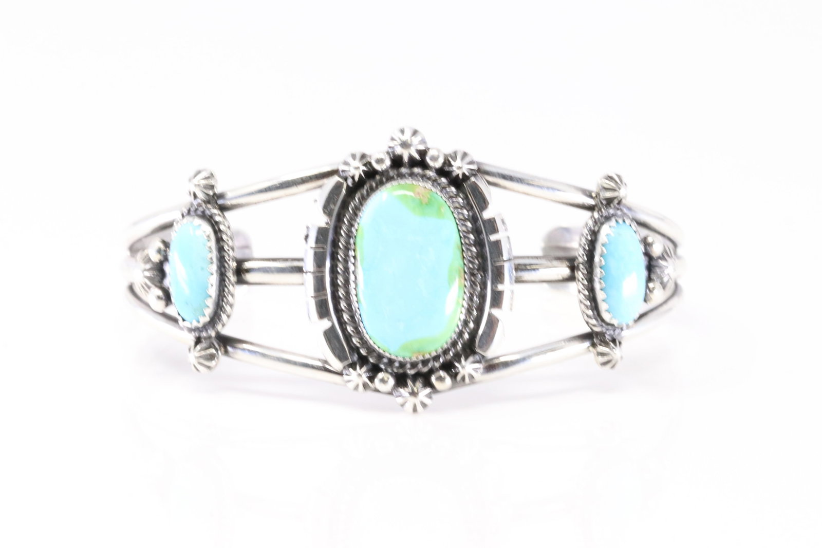 Native America Navajo Sterling Silver Sonora Gold Turquoise Bracelet Cuff By Lorraine Yellowhorse.: This is a Native America Navajo Sterling Silver Sonora Gold Turquoise Bracelet Cuff By Lorraine Yellowhorse. Stamp SY.