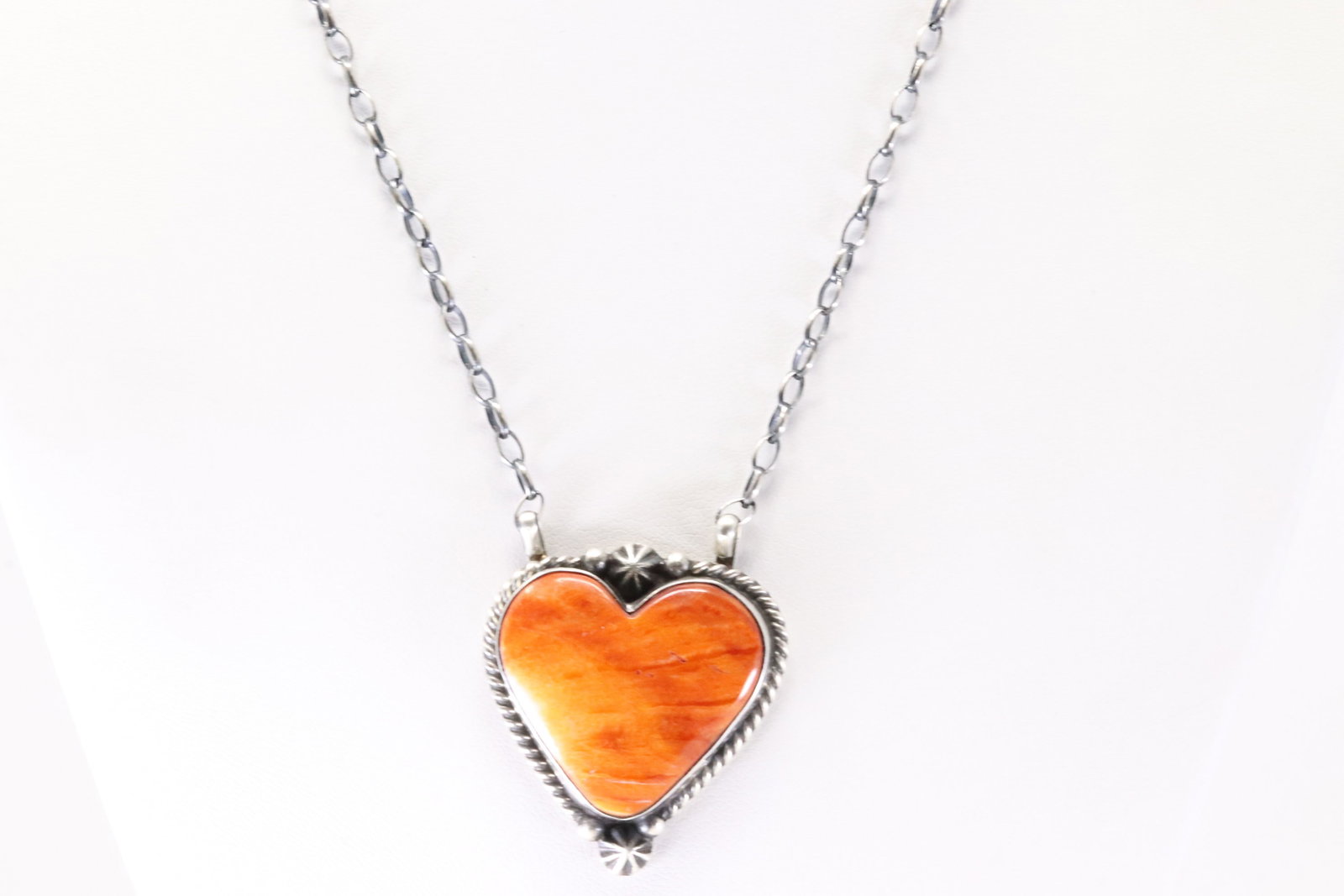 Native America Navajo Sterling Silver Spiny Oyster Heart Necklace By Johnny Dixon.: This is a Native America Navajo Sterling Silver Spiny Oyster Heart Necklace By Johnny Dixon. Stamp Dixon. Necklace Length: 16.00.
