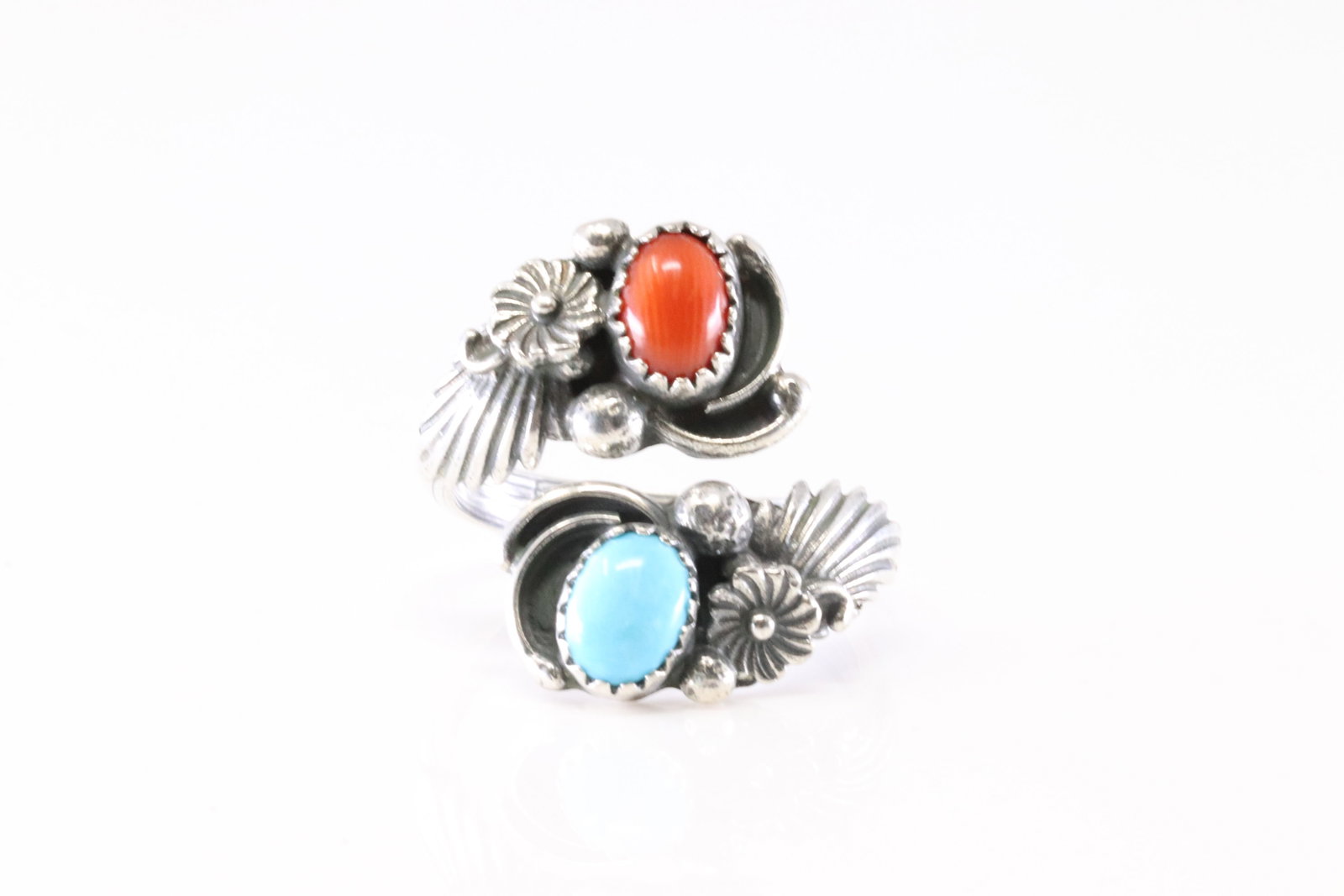 Native America Navajo Sterling Silver Coral & Turquoise Ring By Etta Belin. From R.B Company.: This is a Native America Navajo Sterling Silver Coral & Turquoise Ring By Etta Belin. From R.B Company. Stamp By R.B Company. Ring Size: 9.00.