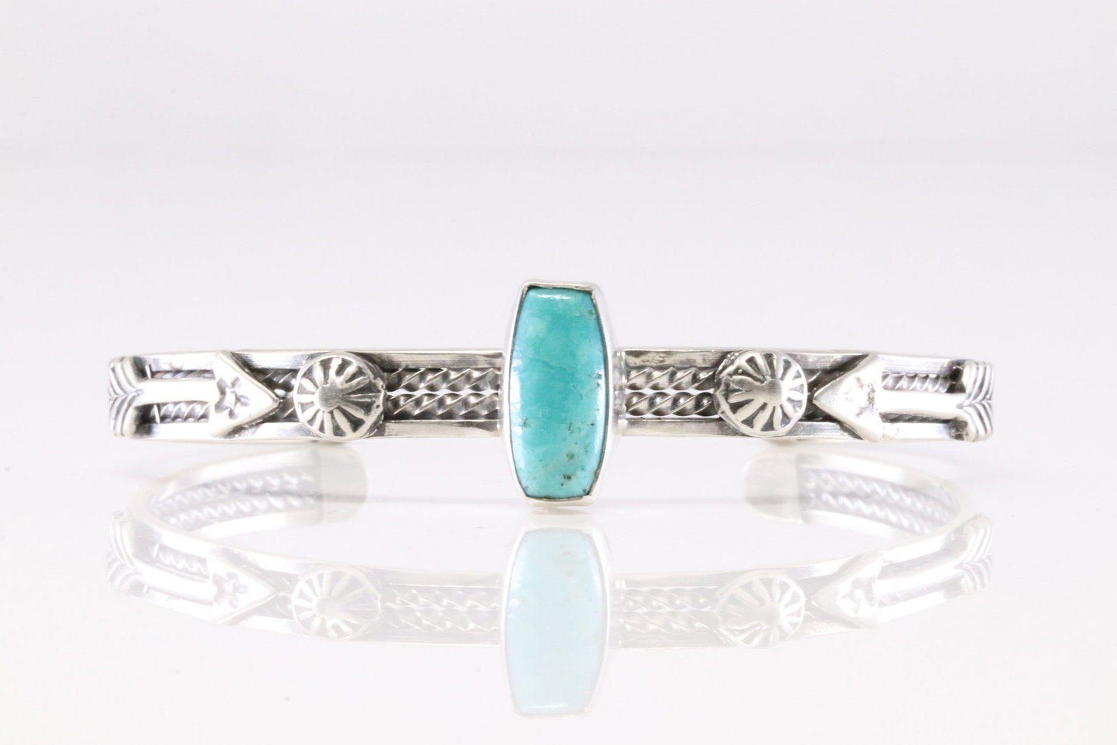 America Sterling Silver Turquoise Bracelet Cuff. (1 of 4)