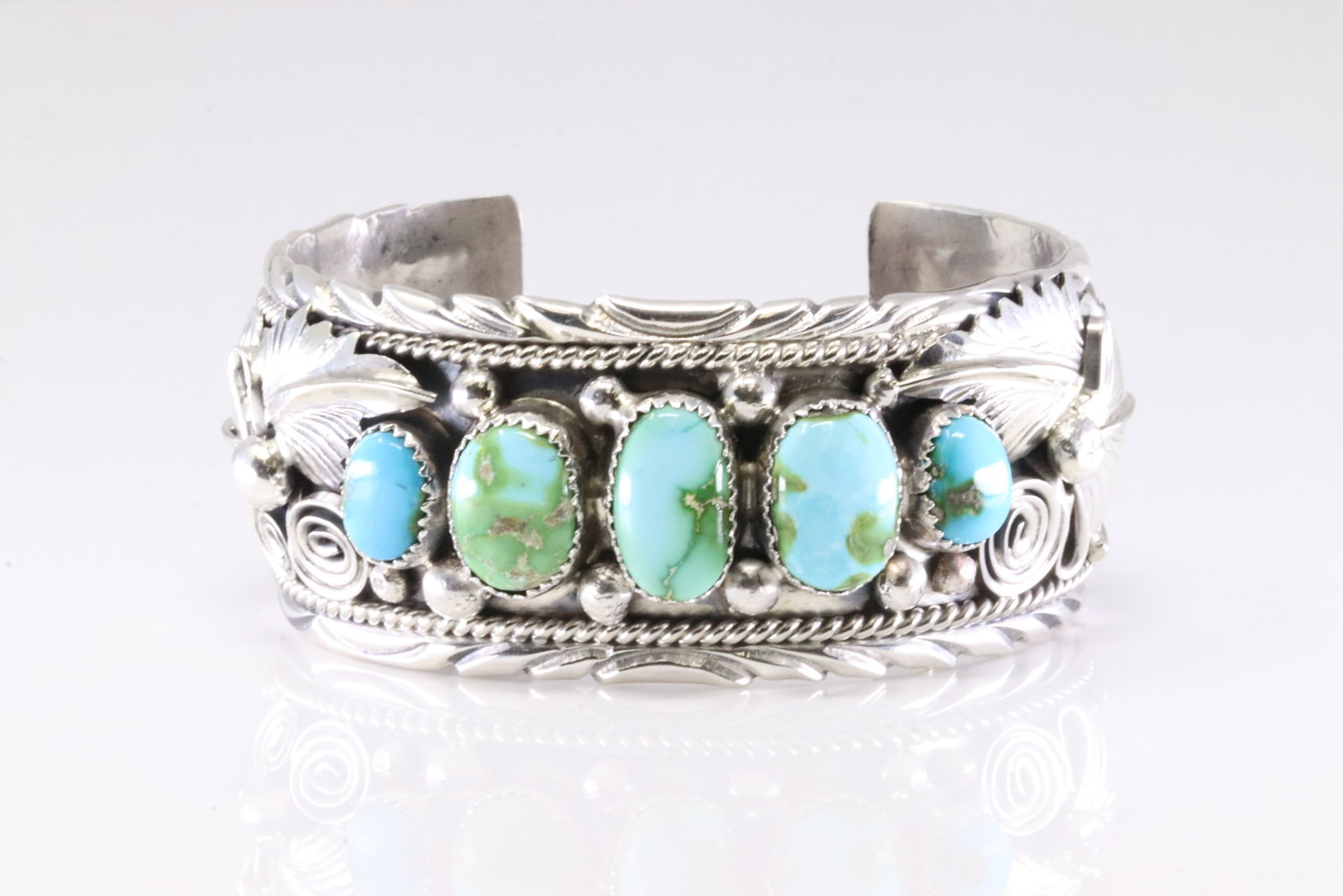 Native America Navajo Sterling Silver Sonora Gold Turquoise Bracelet Cuff By M.Thomas Jr.: This is a Native America Navajo Sterling Silver Sonora Gold Turquoise Bracelet Cuff By M.Thomas Jr.