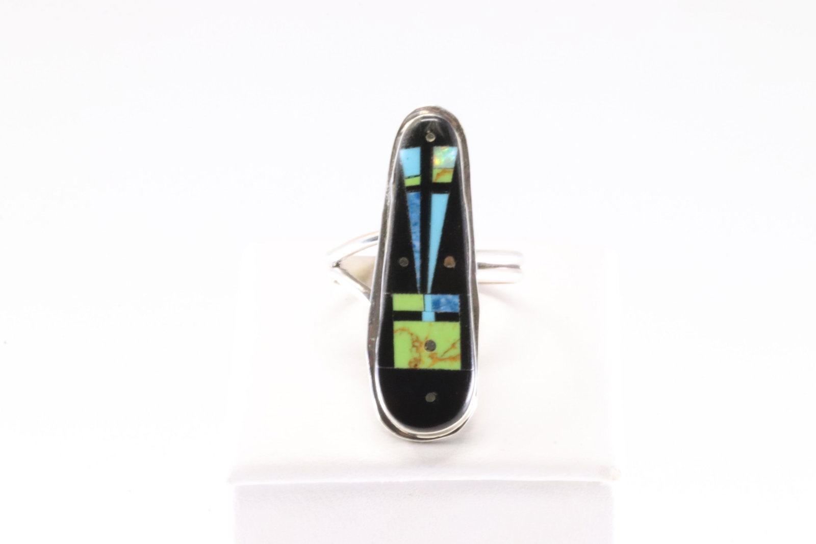 Native America Navajo Sterling Silver Night Sky Multi-Color Inlay Ring By Smith.: This is a Native America Navajo Sterling Silver Night Sky Multi-Color Inlay Ring By Smith. Ring size: 8.50.