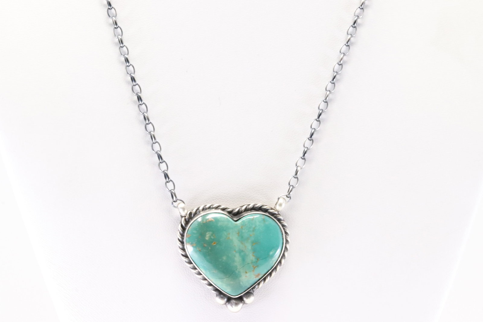 Native America Navajo Sterling Silver Kingman Turquoise Heart Necklace By Johnny Dixon.: This is a Native America Navajo Sterling Silver Kingman Turquoise Heart Necklace By Johnny Dixon. Stamp Dixon. Necklace Length: 18.00.