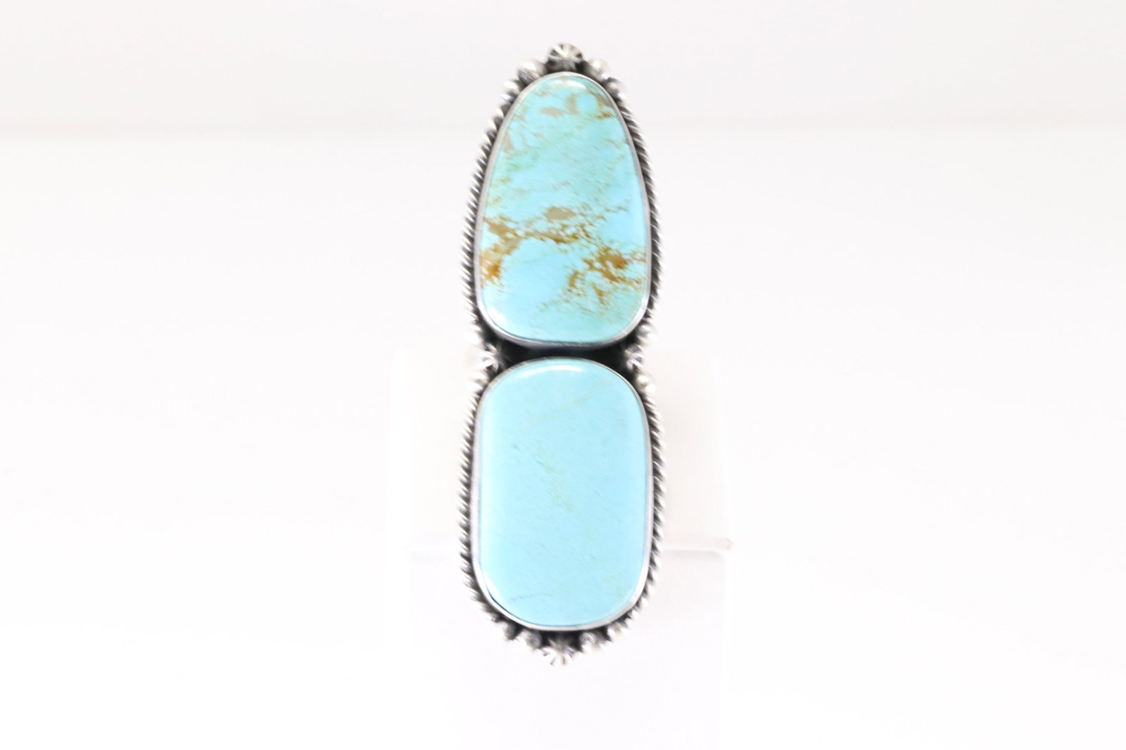 Native America Navajo Sterling Silver Kingman Turquoise Ring 2 Stone By Eugene Belone.: This is a Native America Navajo Sterling Silver Kingman Turquoise Ring 2 Stone By Eugene Belone. Stamp Eugene Belone. Stamp Eugene Belone. Ring Size: 8.00. Total Weight: 28.60 Grams.