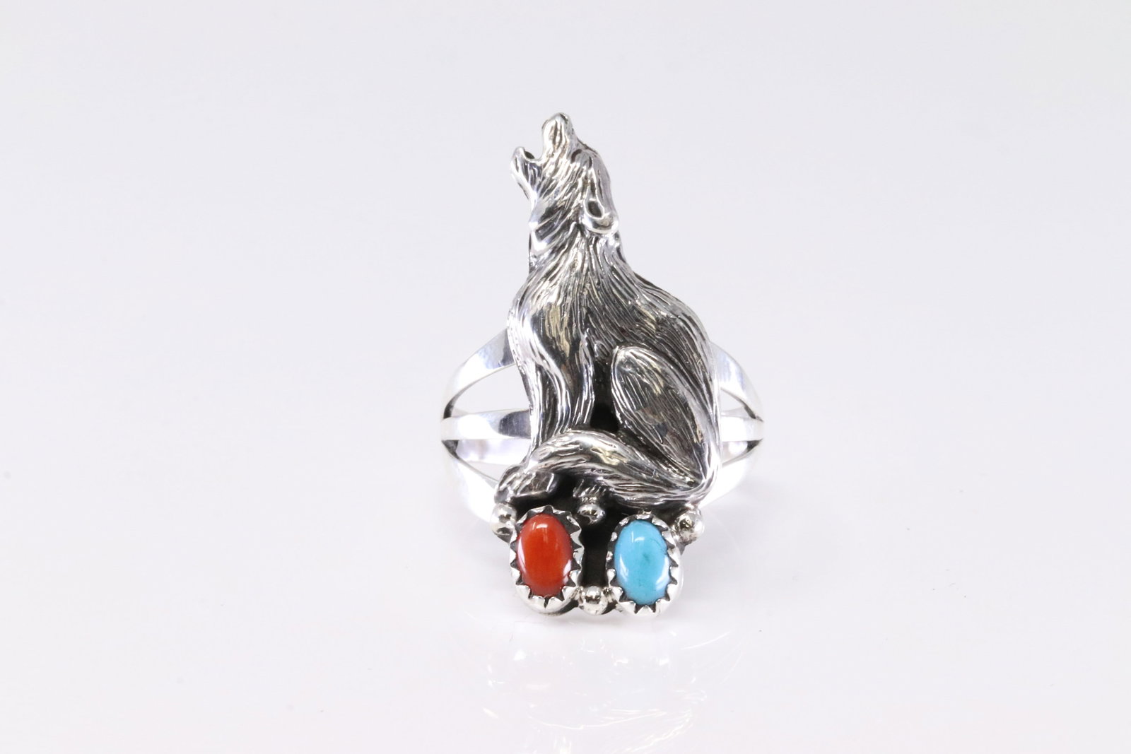 Native America Navajo Sterling Silver Coral & Turquoise Wolf Ring By Robison Martinez.: This is a Native America Navajo Sterling Silver Coral & Turquoise Wolf Ring By Robison Martinez. Stamp From R.B. Company. Ring size: 8.50.