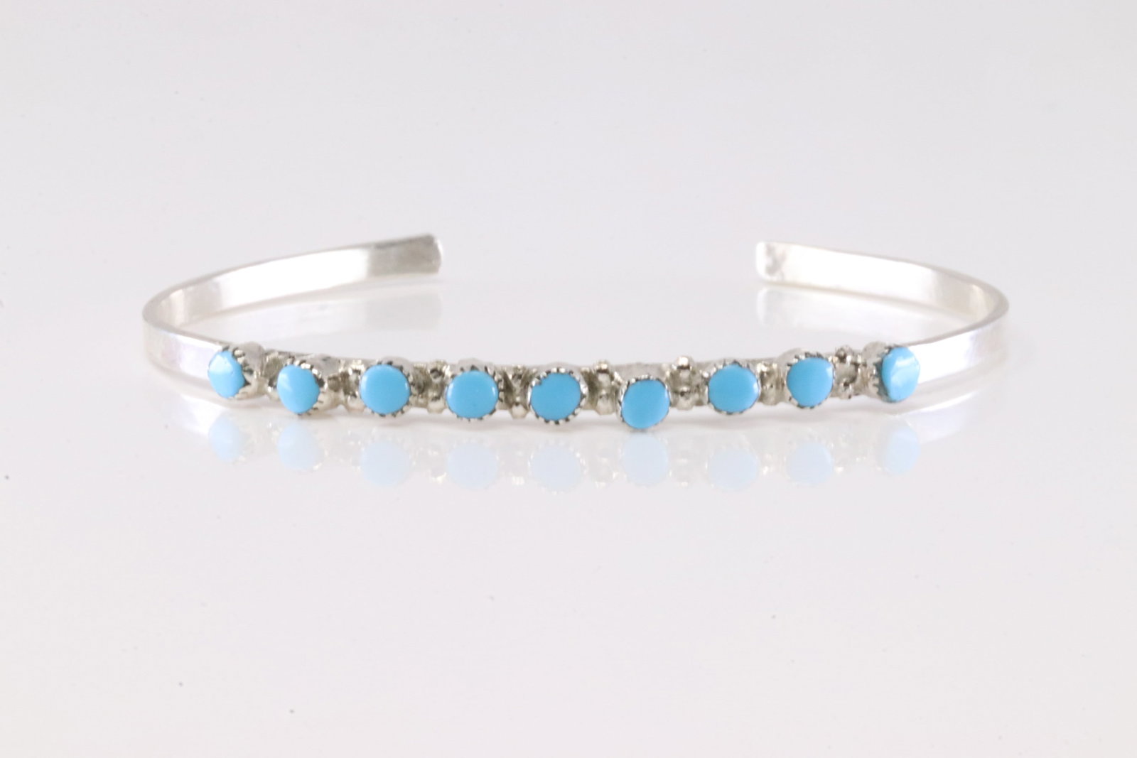 America Sterling Silver Turquoise Bracelet Cuff.: This is a America Sterling Silver Turquoise Bracelet Cuff.