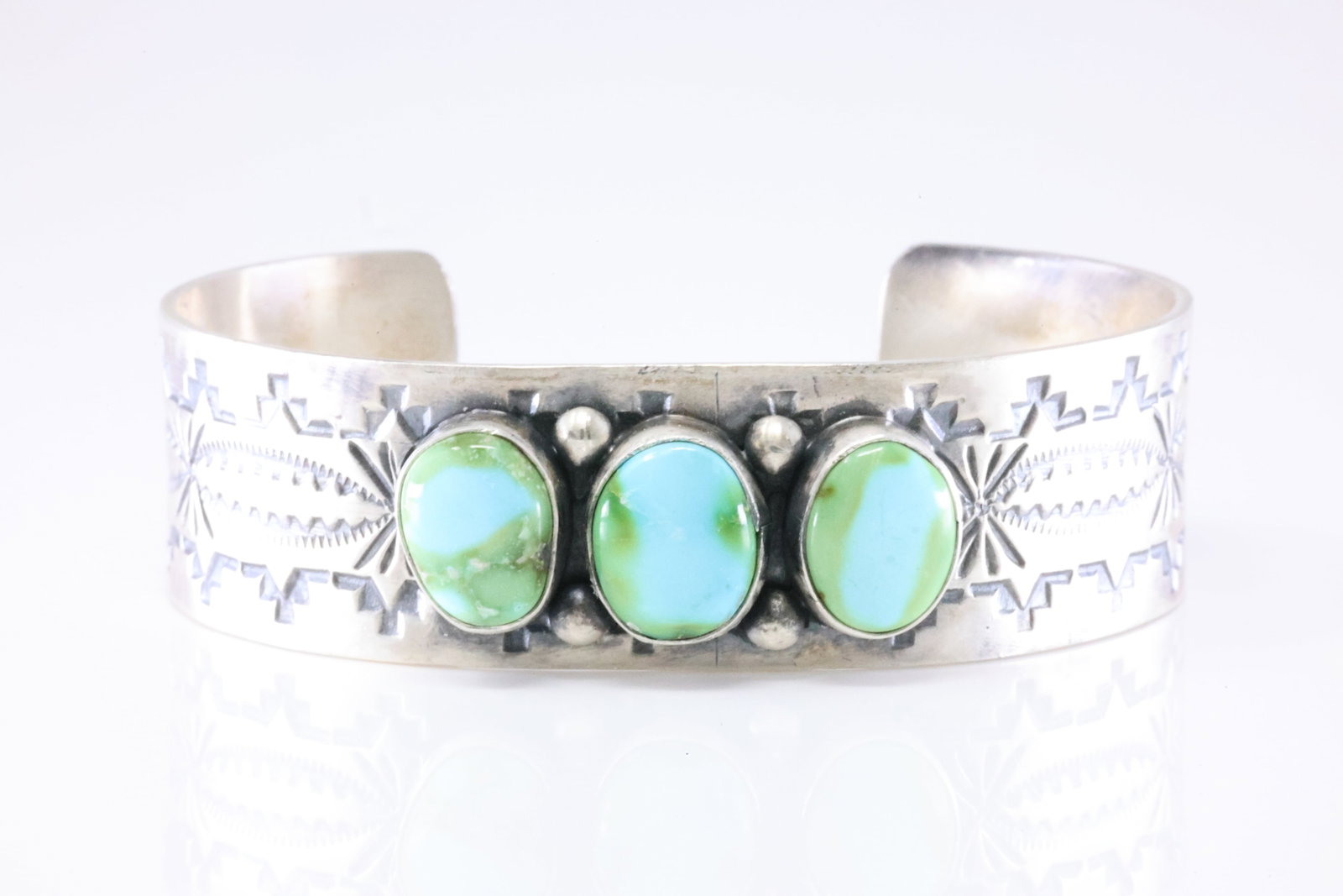 Native America Navajo Sterling Silver Sonora Gold Turquoise Bracelet Cuff By Bobby Platero.: This is a Native America Navajo Sterling Silver Sonora Gold Turquoise Bracelet Cuff By Bobby Platero. Stamp Bobby Platero.