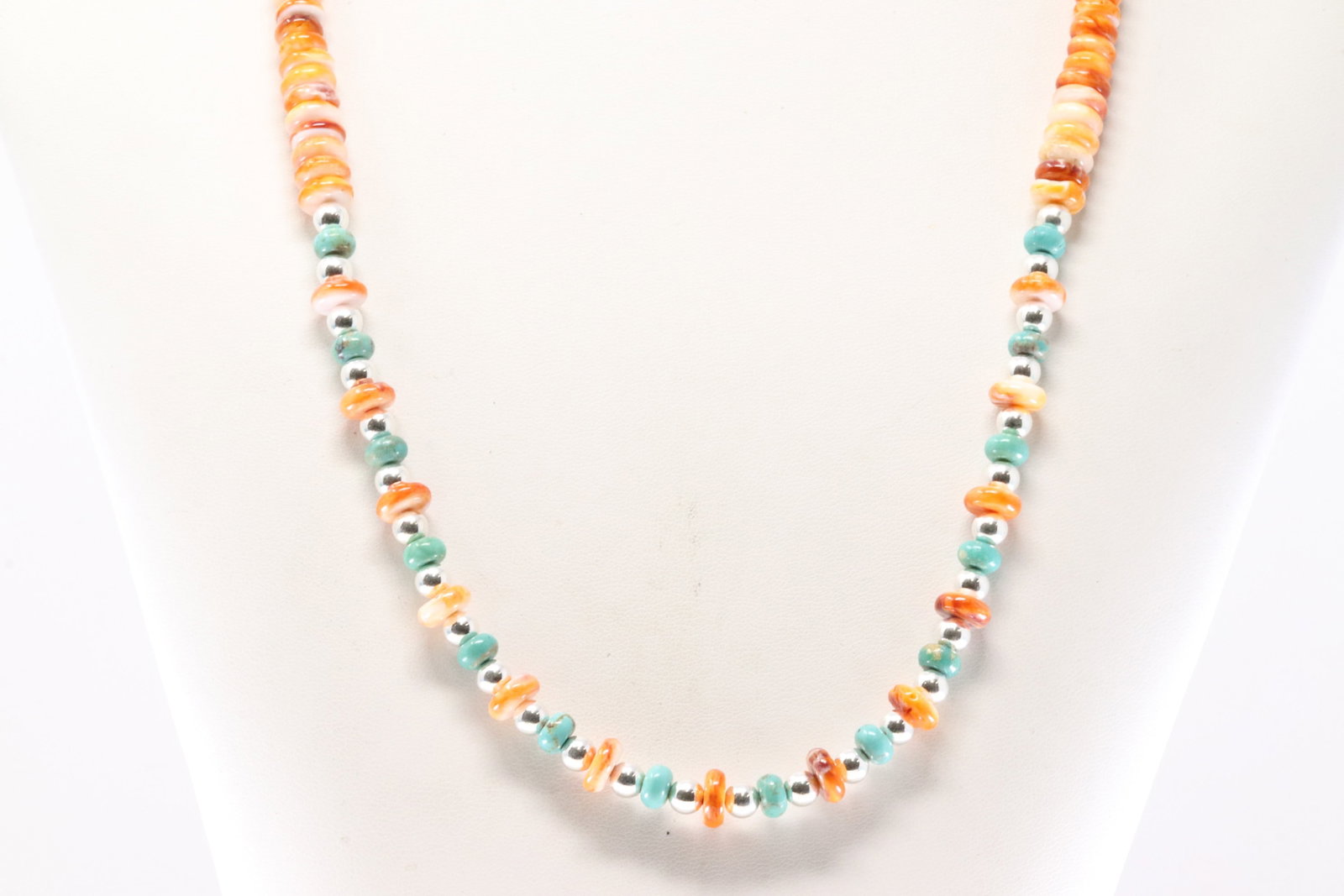 America Sterling Silver Pearl Beaded Spiny Oyster & Turquoise Necklace.: This is a America Sterling Silver Pearl Beaded Spiny Oyster & Turquoise Necklace. Necklace Length: 24.00