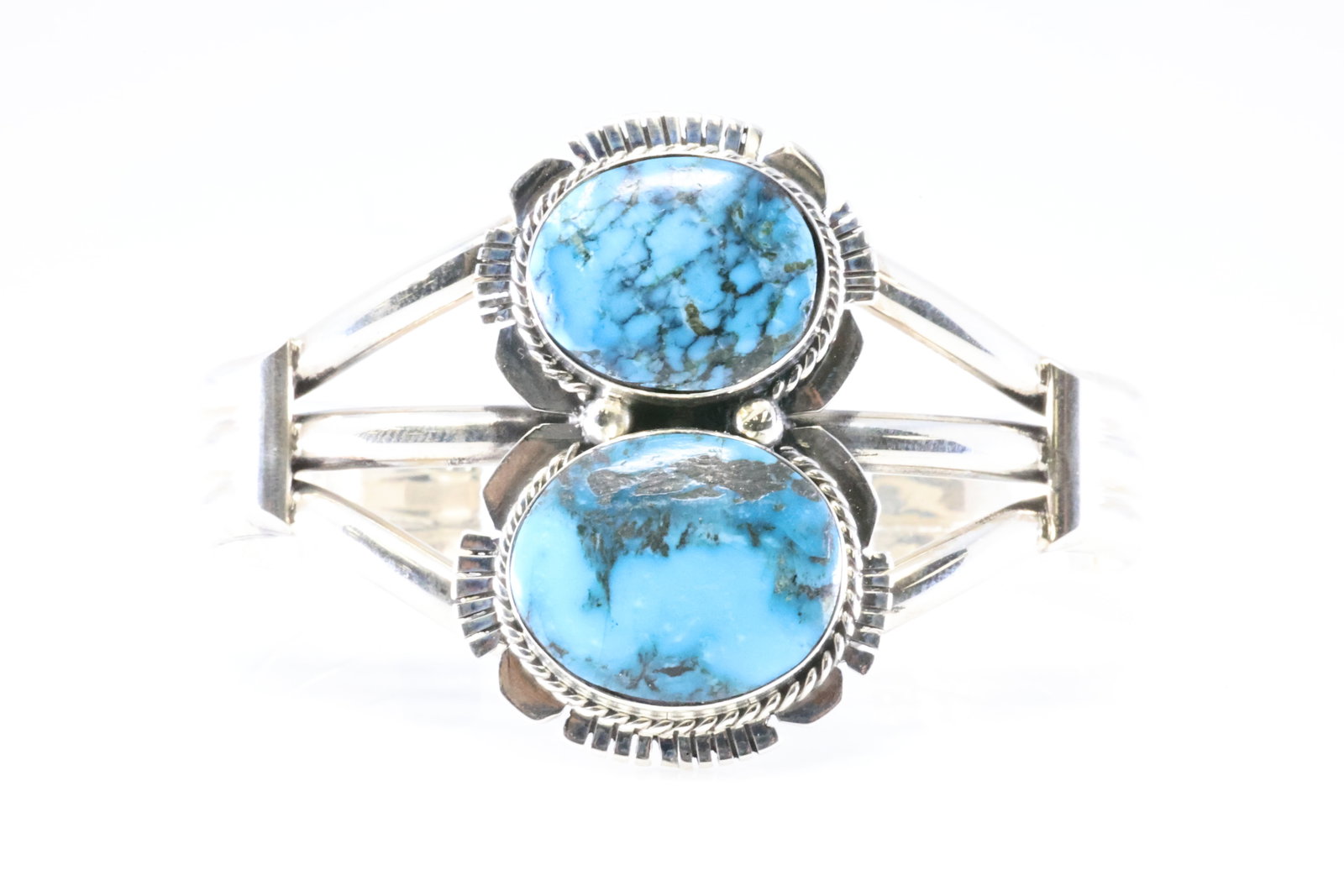 America Sterling Silver Kingman Turquoise Bracelet Cuff.: This is a America Sterling Silver Kingman Turquoise Bracelet Cuff.