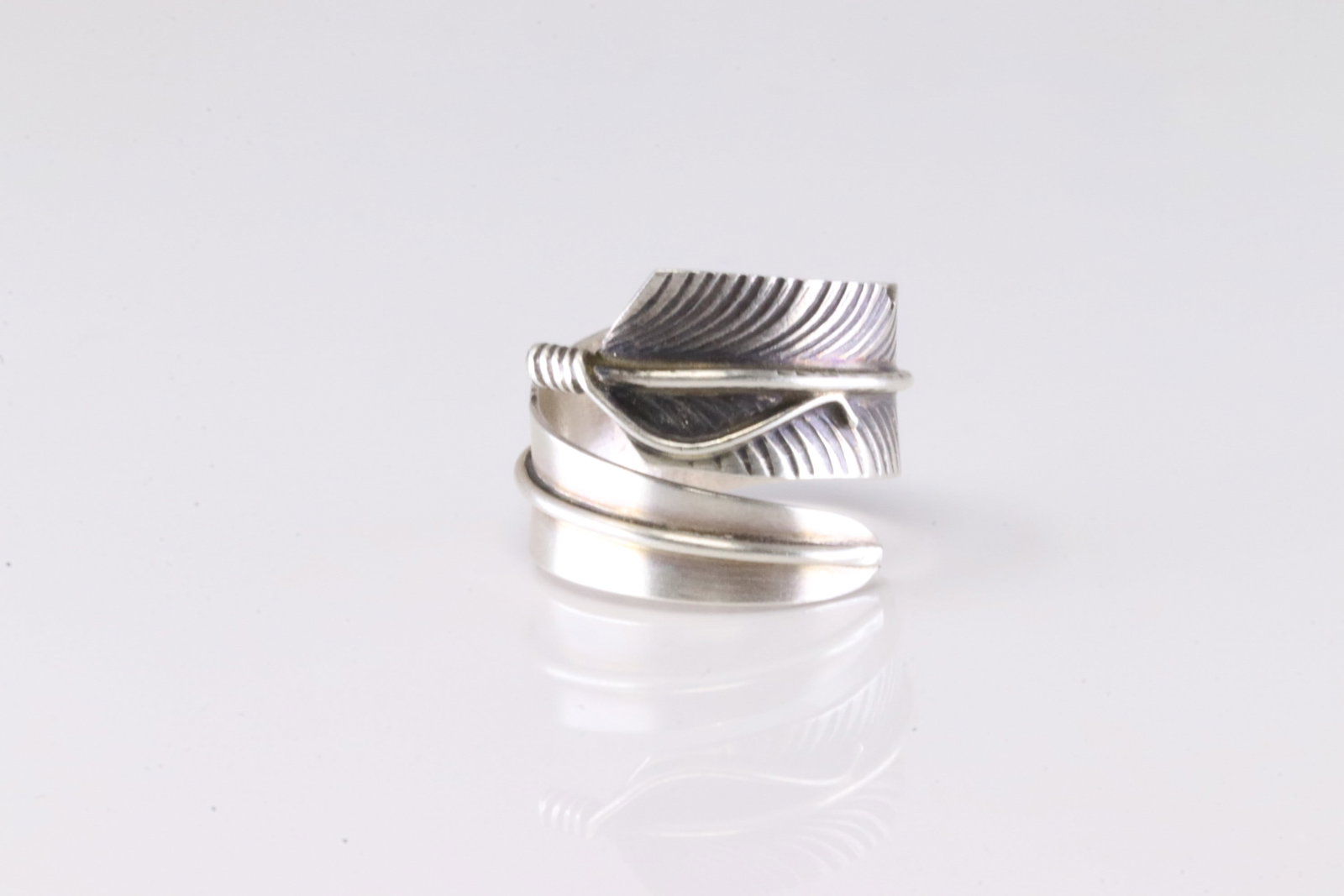 Native America Sterling Silver Feather Ring By C.C.: This is a Native America Sterling Silver Feather Ring By C.C. Ring size: 7.25.