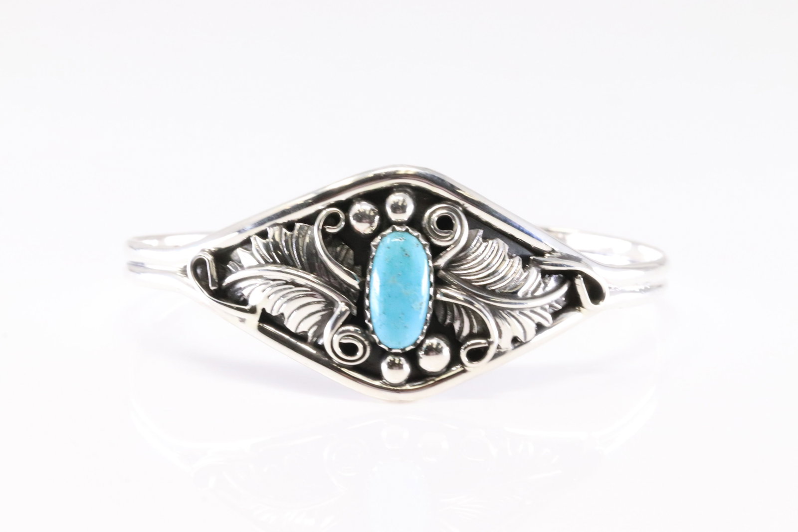 Native America Navajo Sterling Silver Turquoise Bracelet Cuff By Harry B.Yazzie.: This is a Native America Navajo Sterling Silver Turquoise Bracelet Cuff By Harry B.Yazzie.