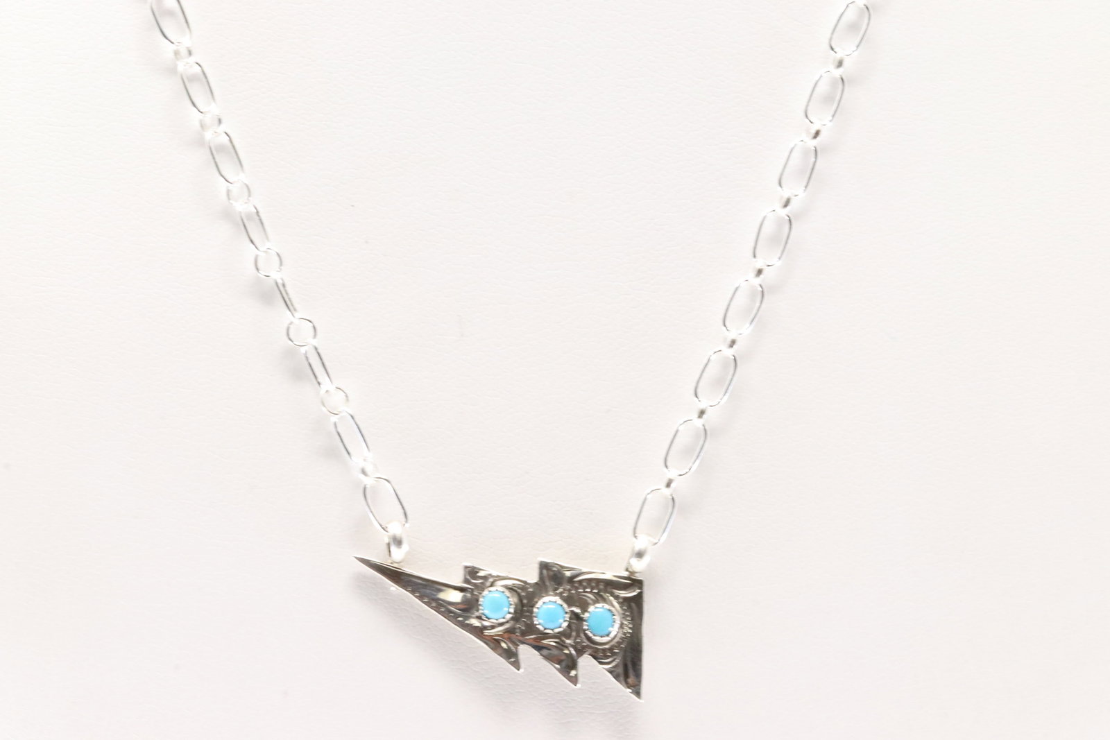 America Sterling Silver Turquoise Necklace.: This is a America Sterling Silver Turquoise Necklace. Necklace Length: 17.00.