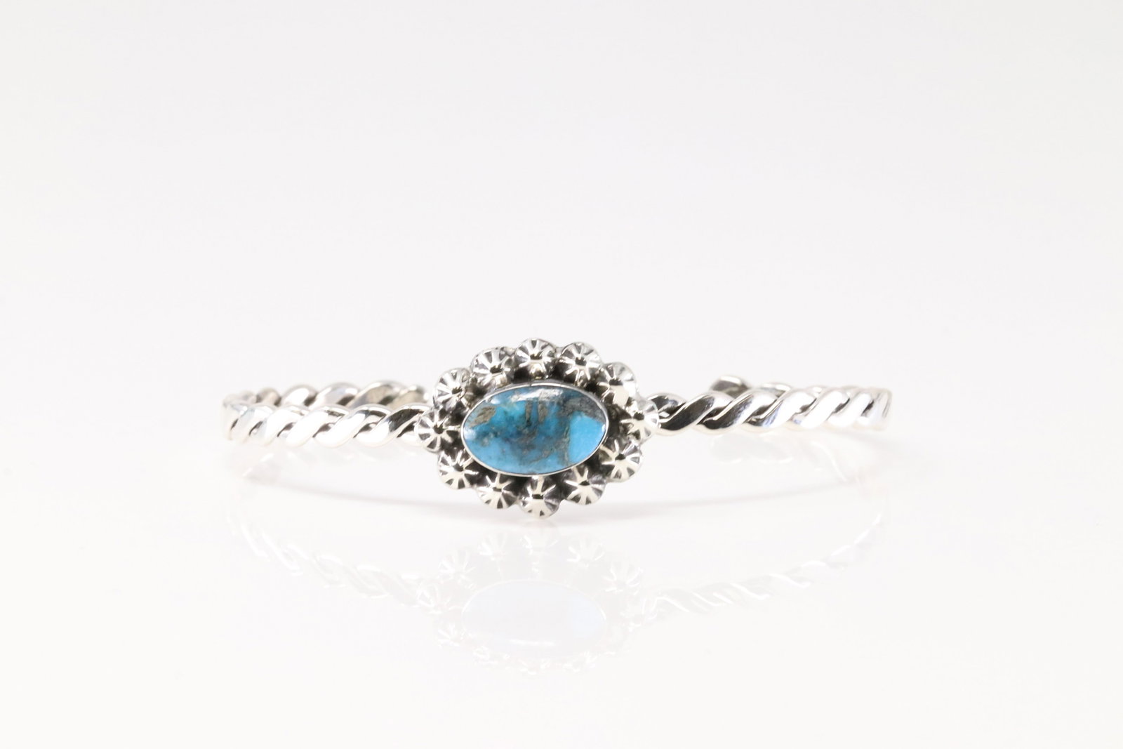 America Sterling Silver Turquoise Bracelet Cuff.: This is a America Sterling Silver Turquoise Bracelet Cuff.