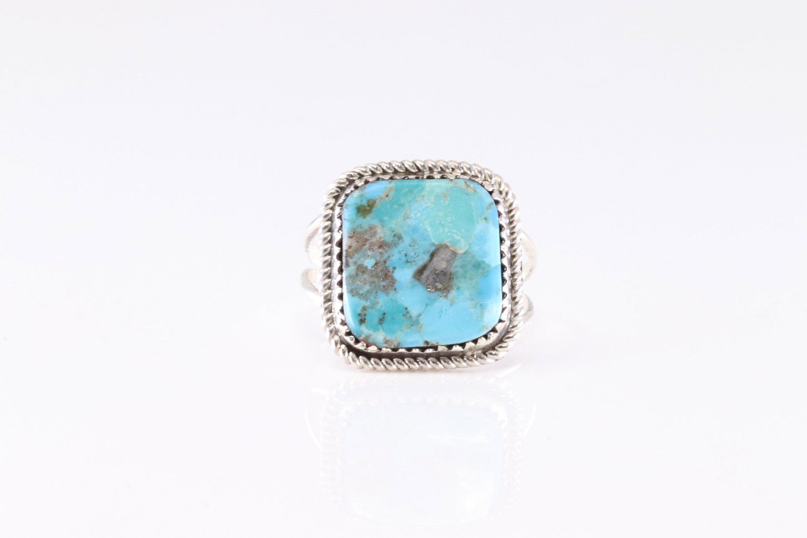 Native America Navajo Sterling Silver Turquoise Ring By L.Etcitty.: This is a Native America Navajo Sterling Silver Turquoise Ring By L.Etcitty. Ring size: 9.75.