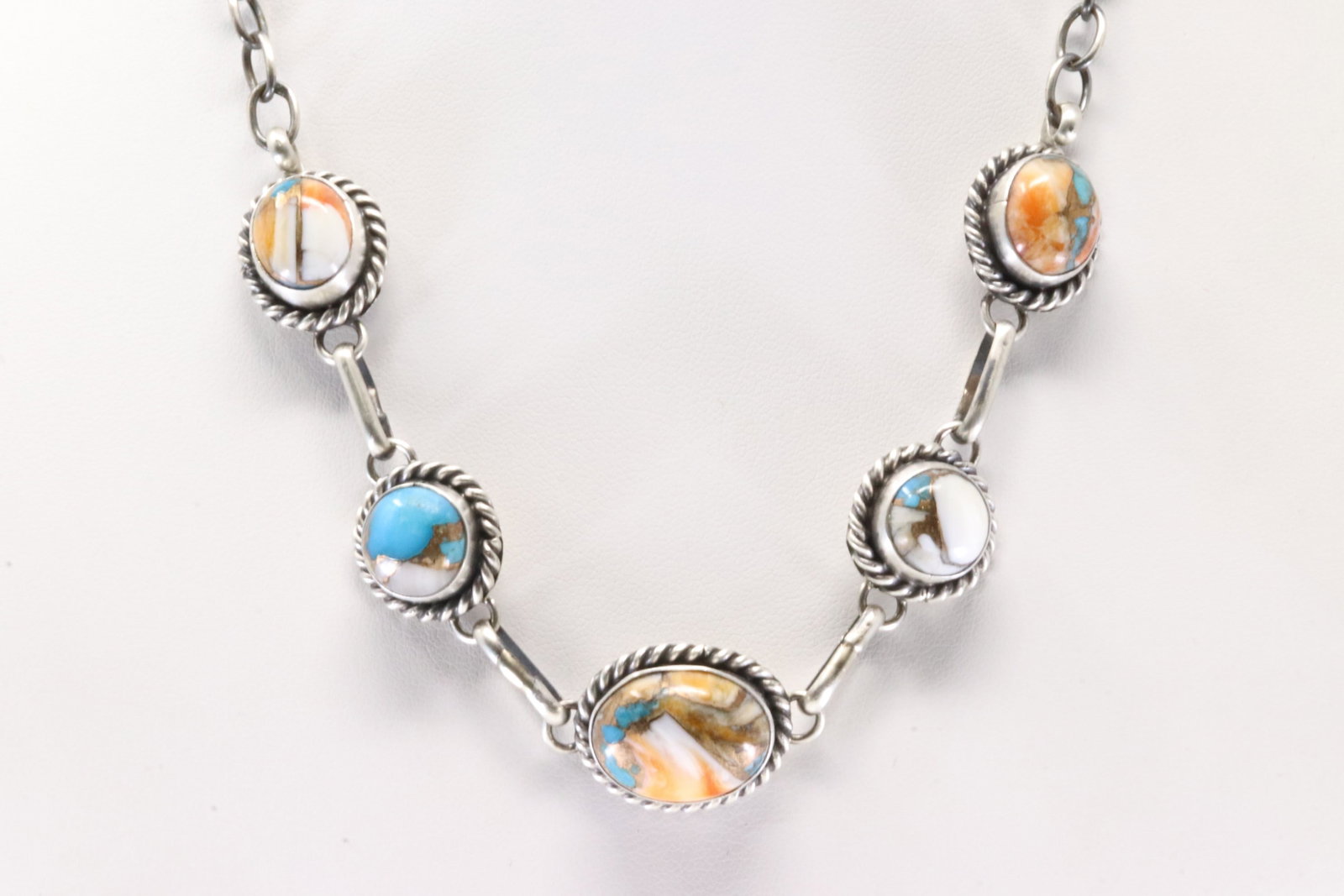 Native America Navajo Sterling Silver Orange Compressed Necklace By Augustine Largo.: This is a Native America Navajo Sterling Silver Orange Compressed Necklace By Augustine Largo. Neckalce length: 16.00"