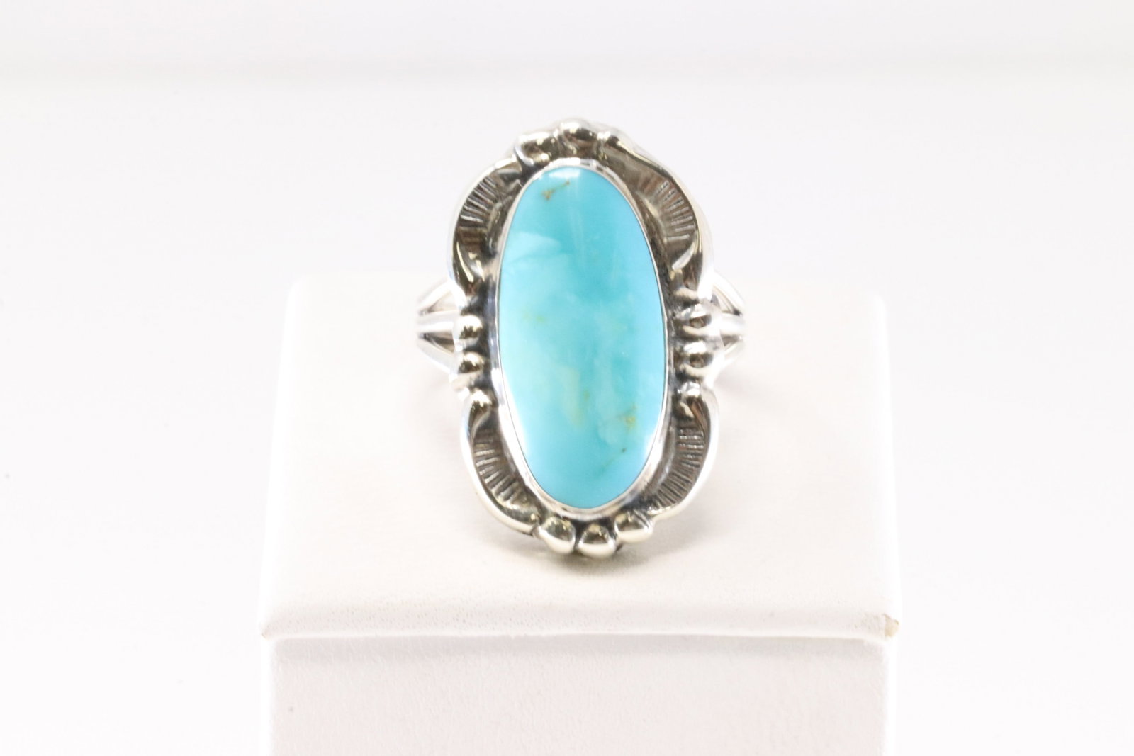 Native America Navajo Sterling Silver Turquoise Ring By Jason Bahe.: This is a Native America Navajo Sterling Silver Turquoise Ring By Jason Bahe. Ring size: 8.00.