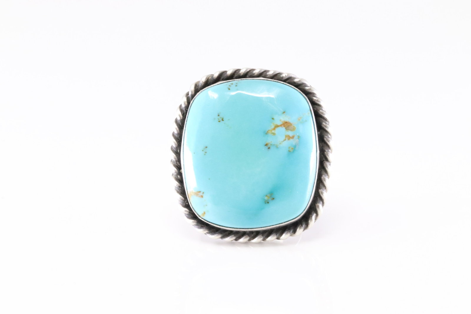 Native America Navajo Sterling Silver Kingman Turquoise Ring By Donovan Skeets.: This is a Native America Navajo Sterling Silver Kingman Turquoise Ring By Donovan Skeets. Ring size: 8.25