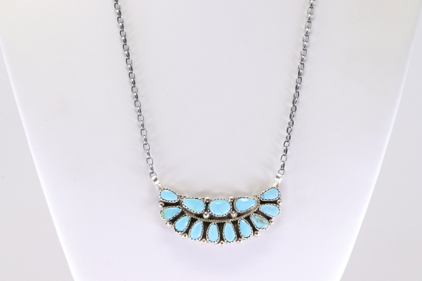 Native America Zuni Sterling Silver Turquoise Necklace By Eunis Tso.: This is a Native America Zuni Sterling Silver Turquoise Necklace By Eunis Tso. Necklace length: 18.00"