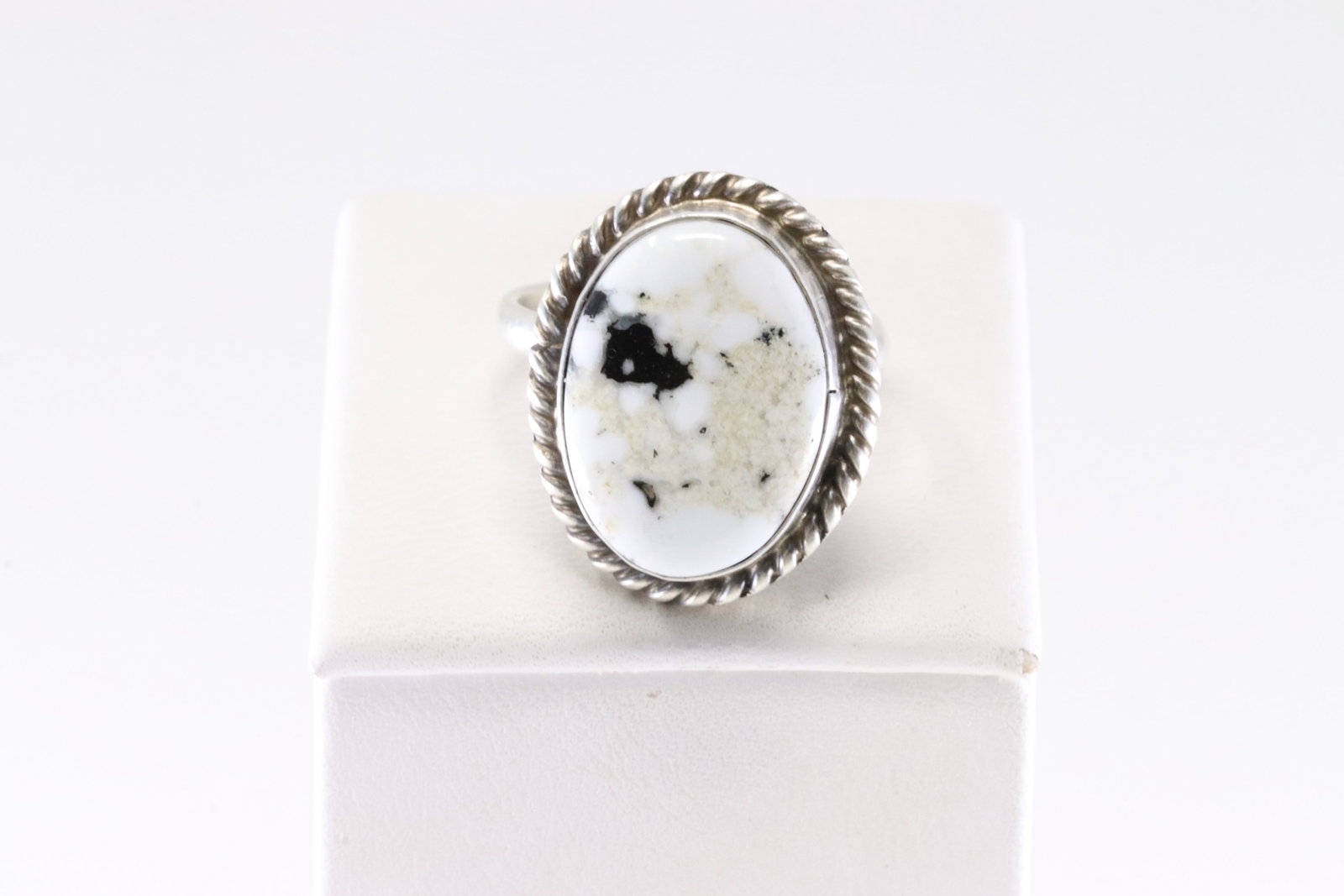 Native America Navajo Sterling Silver White Buffalo Ring By L.C.: Thisis a Native America Navajo Sterling Silver White Buffalo Ring By L.C. Ring size: 8.50.