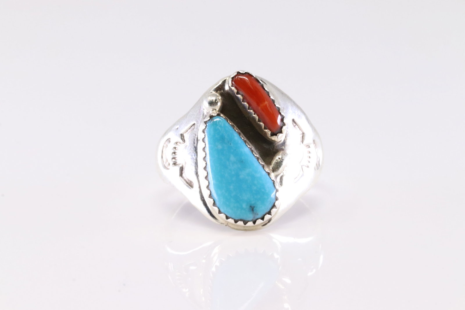 Native America Navajo Sterling Silver Coral & Turquoise Ring By M.L.: This is a Native America Navajo Sterling Silver Coral & Turquoise Ring By M.L. Ring size: 9.50.