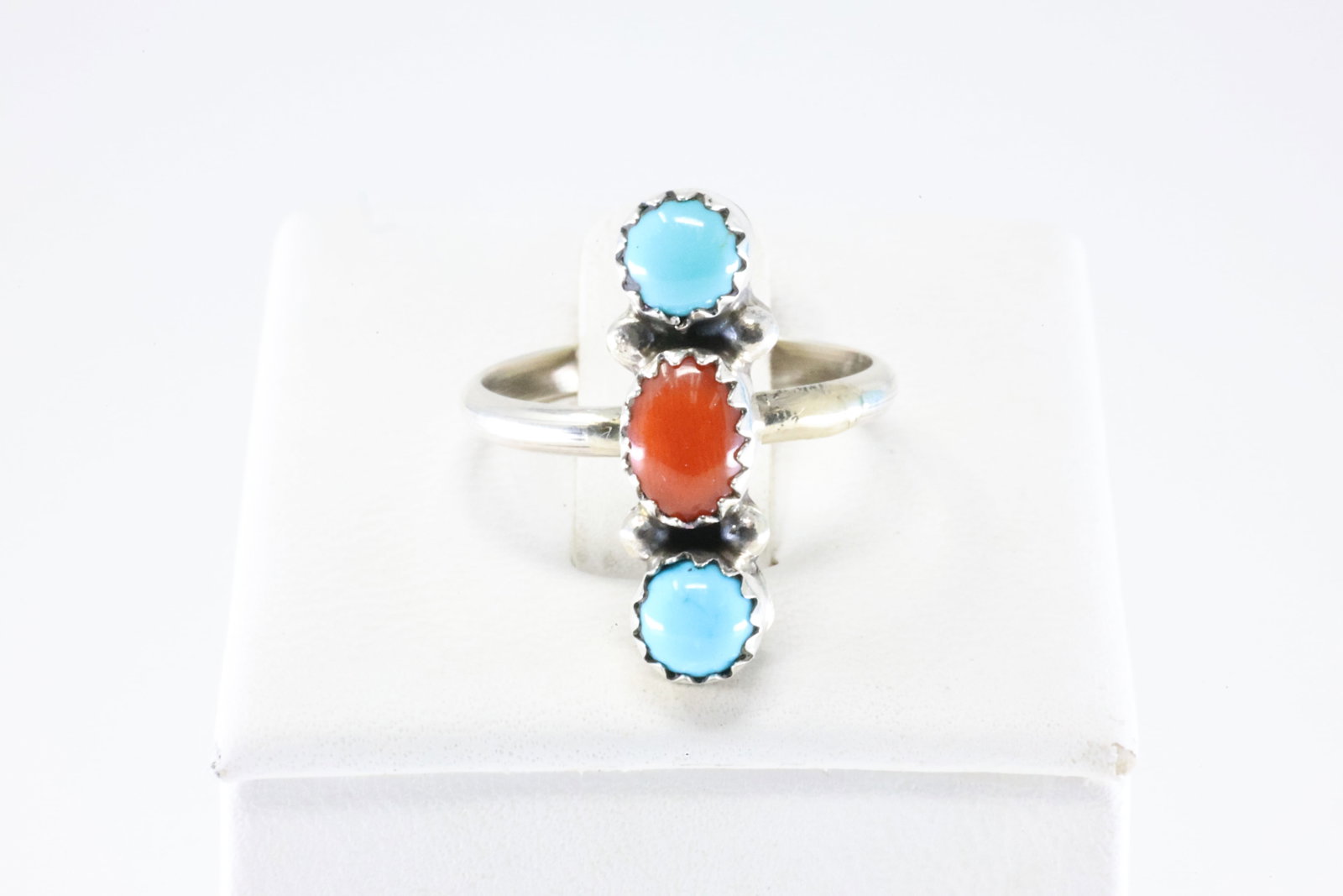 America Sterling Silver Coral & Turquoise Ring.: This is a America Sterling Silver Coral & Turquoise Ring. Ring size: 6.50.