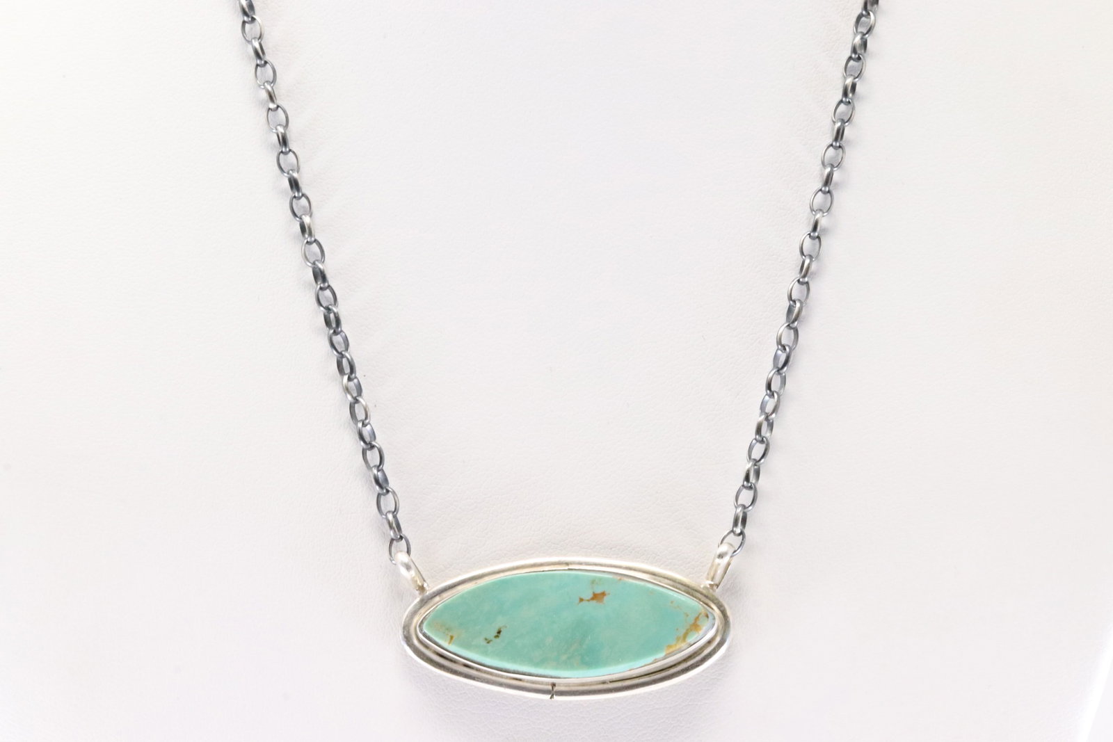 Native America Navajo Sterling Silver Kingman Turquoise Necklace By Steve Francisco.: This is a Native America Navajo Sterling Silver Kingman Turquoise Necklace By Steve Francisco. Necklace length: 16.00"