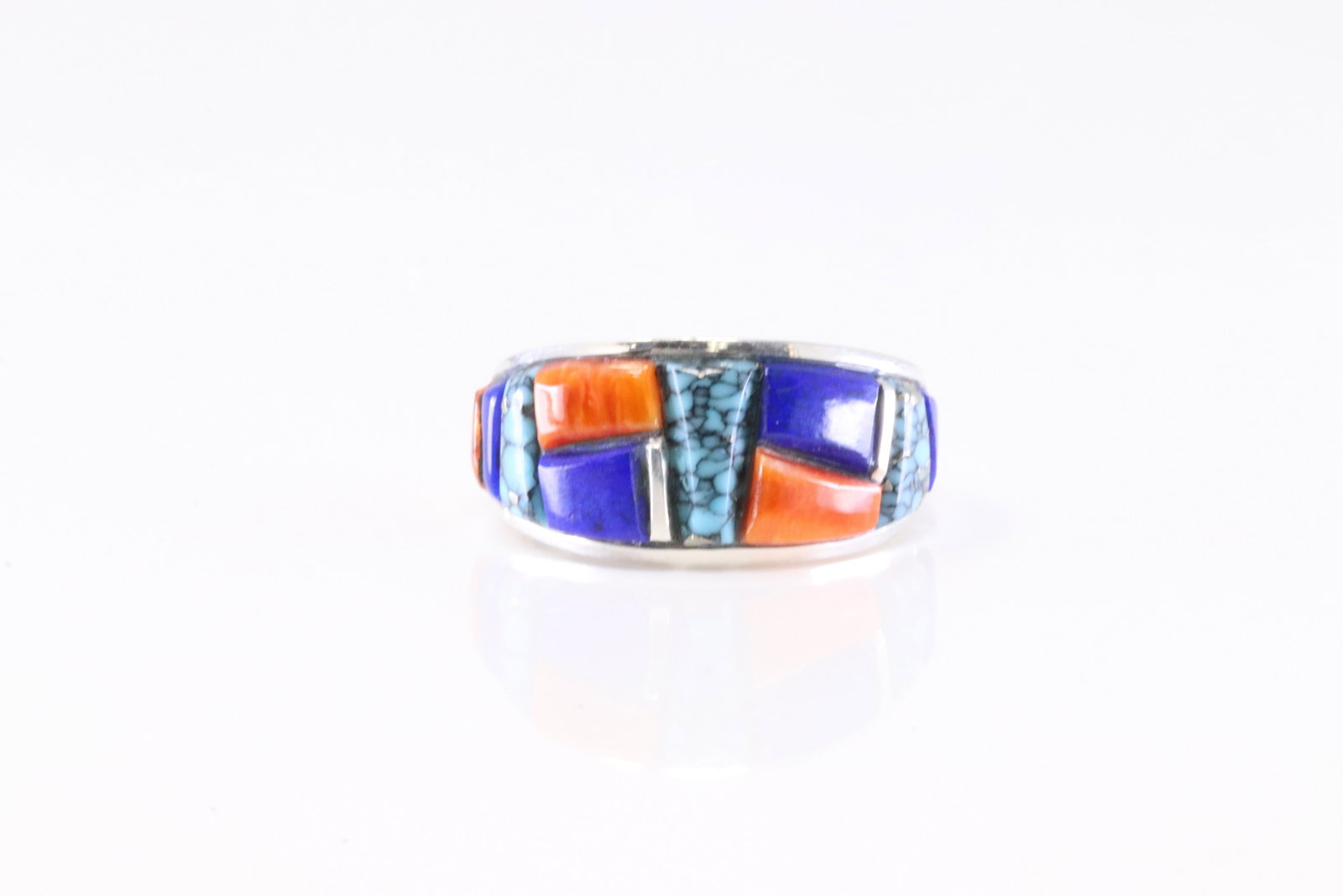 Native America Navajo Stearling Silver Mulyti-Color Stone Ring By Yazzie.: This is a Native America Navajo Stearling Silver Mulyti-Color Stone Ring By Yazzie. Ring size: