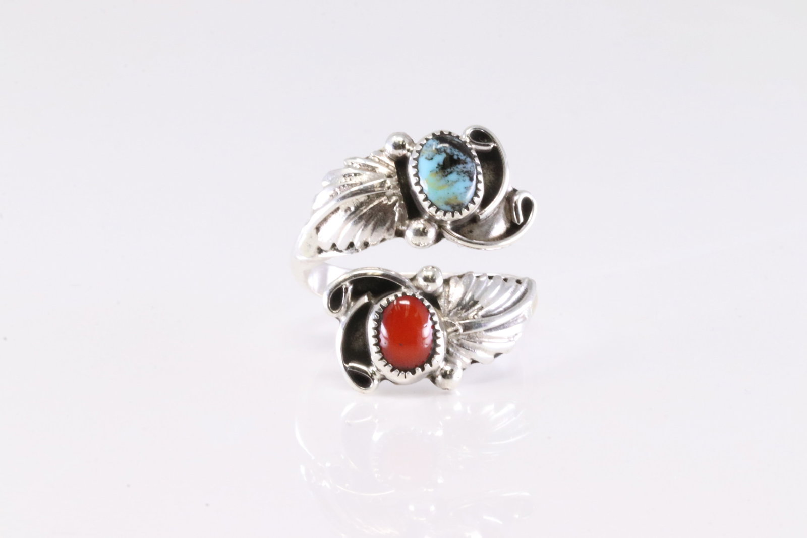 America Sterling Silver Coral & Turquoise Leaf / Open Ring.: This is a America Sterling Silver Coral & Turquoise Leaf / Open Ring. Ring size: 7.00.