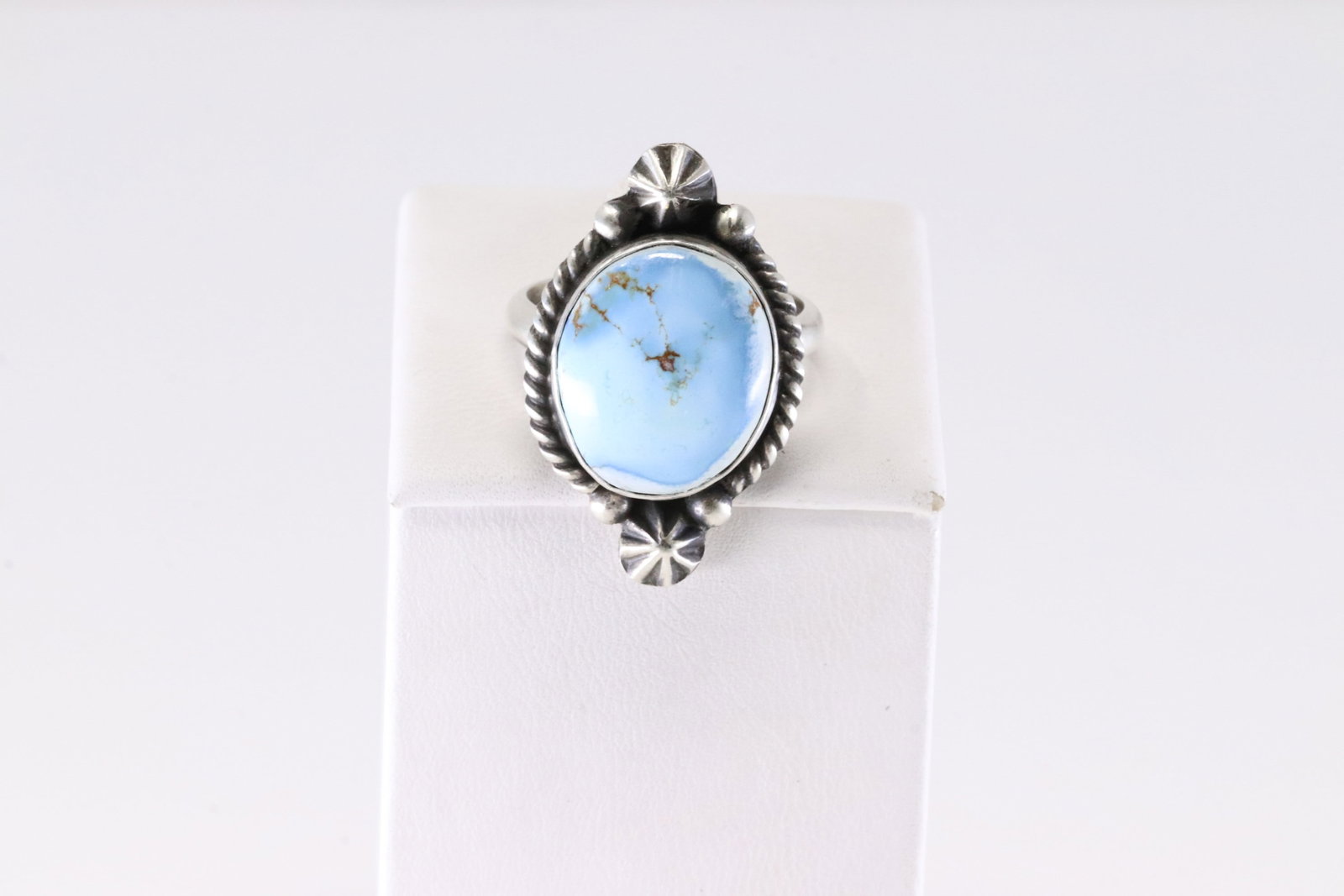 Native American Navajo Sterling Silver Golden Hill Ring By Dixon.: This is a Native American Navajo Sterling Silver Golden Hill Ring By Dixon. Stamp Dixon. Ring Size: 7.50.