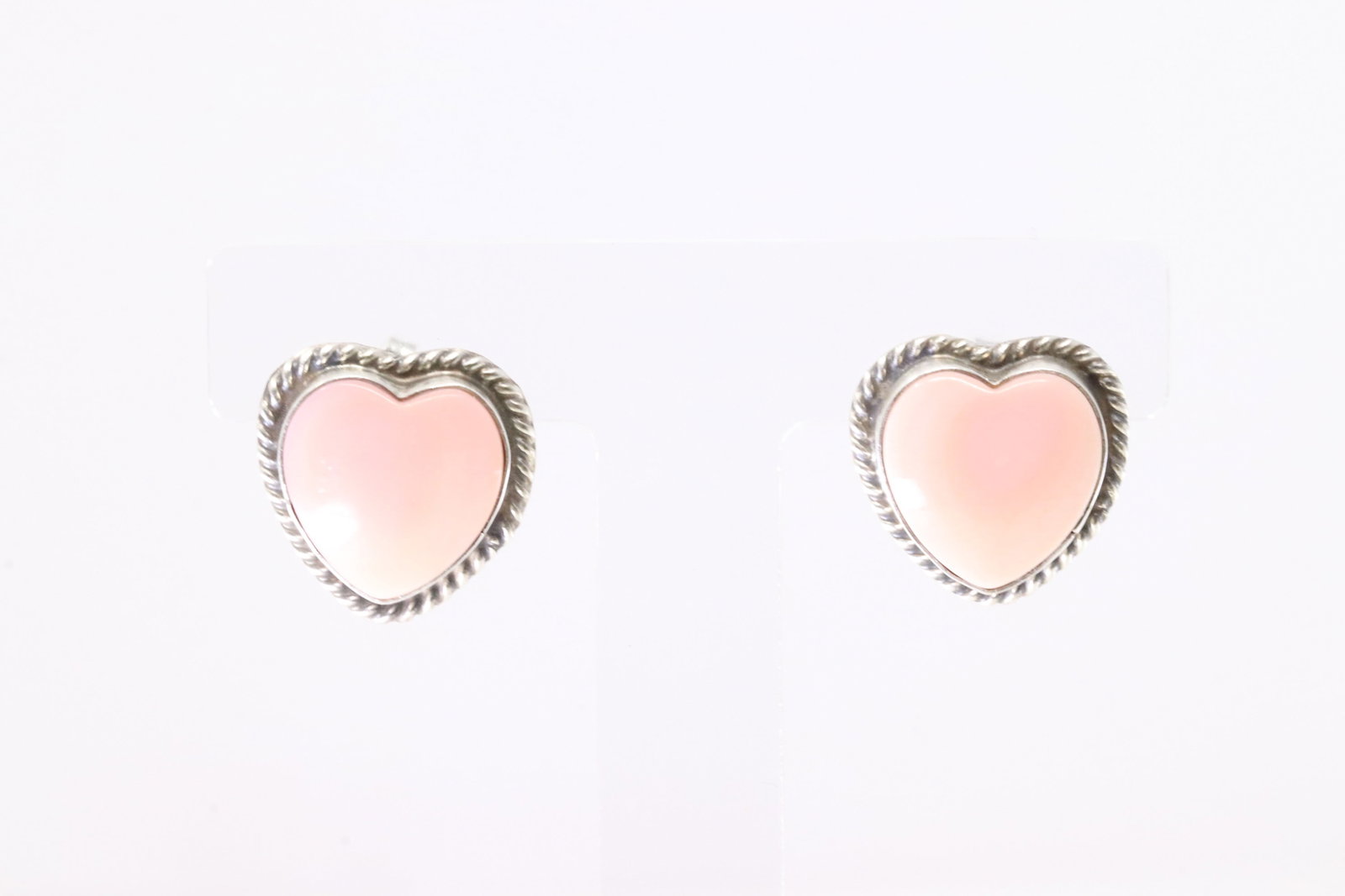 Native America Navajo Sterling Silver Pink Conch Heart Post Earring's By Larson Chee.: This is a Native America Navajo Sterling Silver Pink Conch Heart Post Earring's By Larson Chee. Stamp LC.