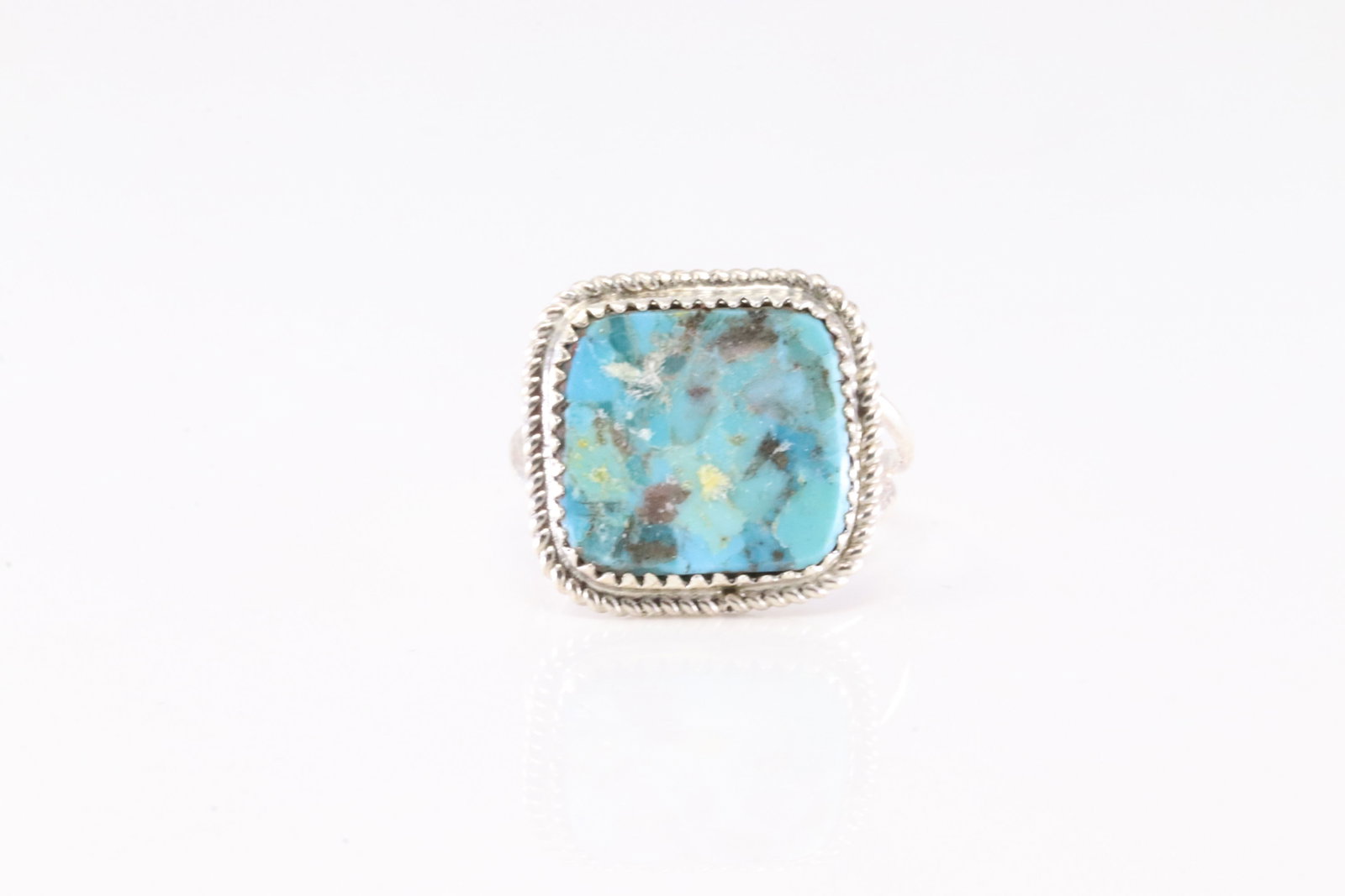 Native America Navajo Sterling Silver Turquoise Ring By Etcitty.: This is a Native America Navajo Sterling Silver Turquoise Ring By Etcitty. Ring size: 10.50.